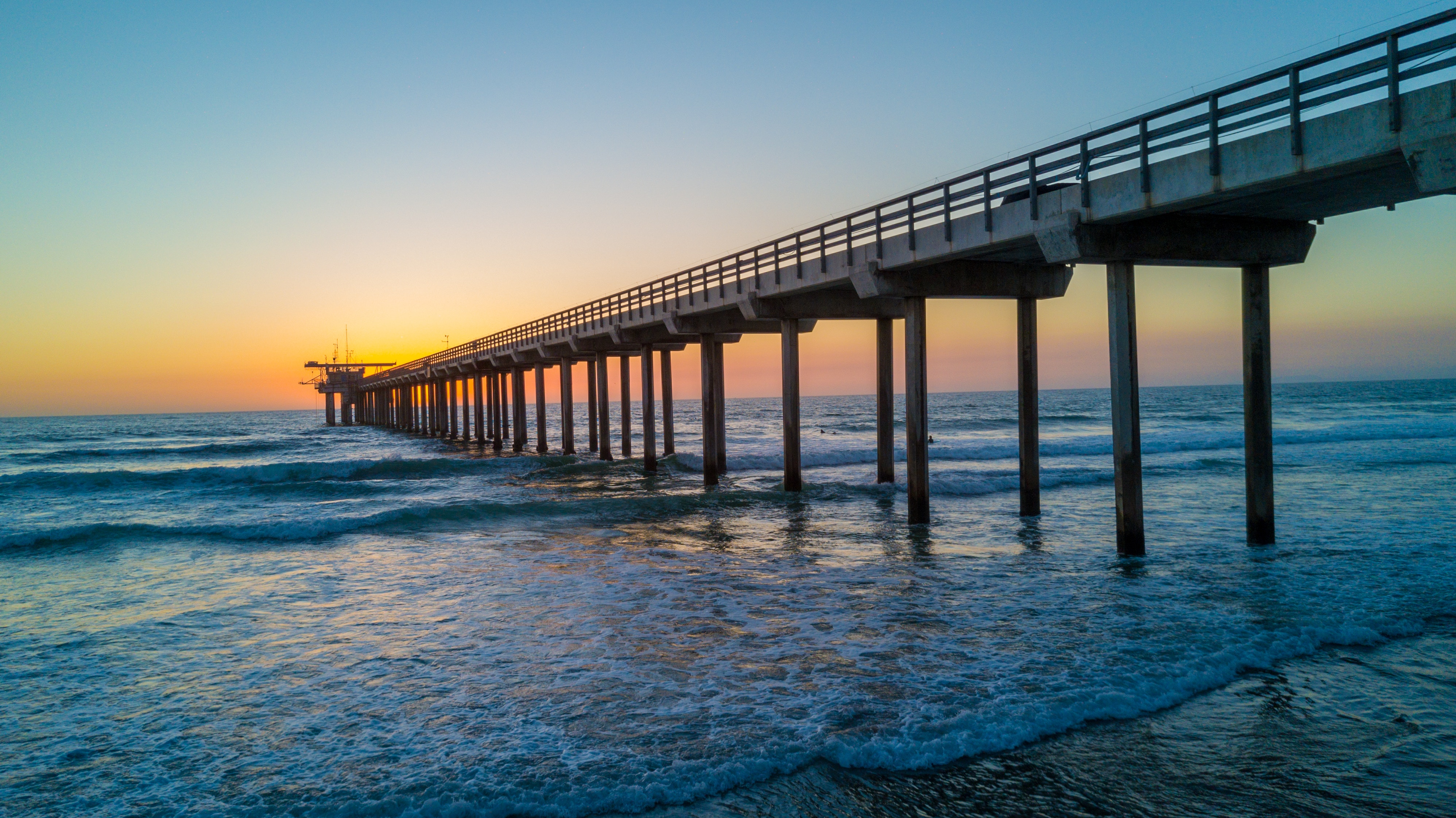 Scripps Pier at Sunrise Over the Ocean HD Wallpaper