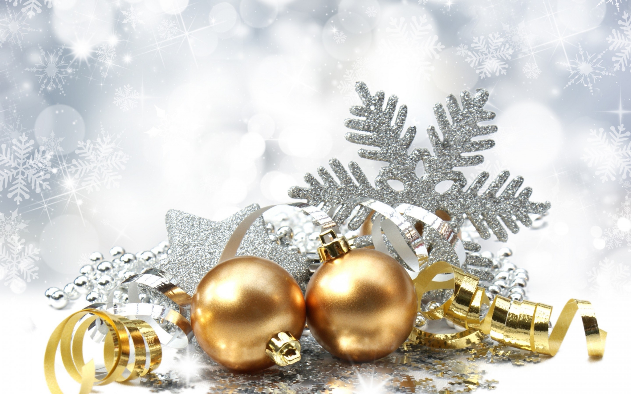 Christmas ornaments with snowflakes and ribbons HD Wallpaper