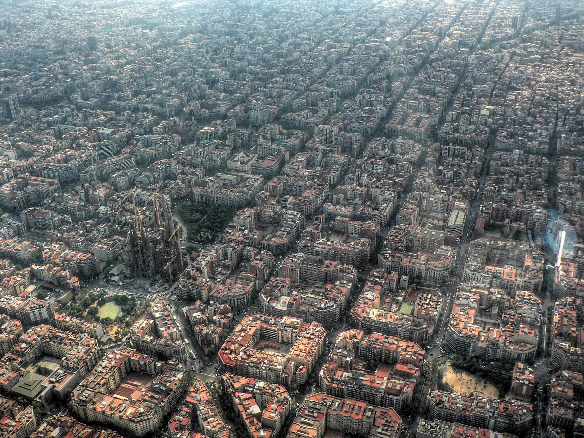 Aerial view of Sagrada Familia in Barcelona HD Wallpaper