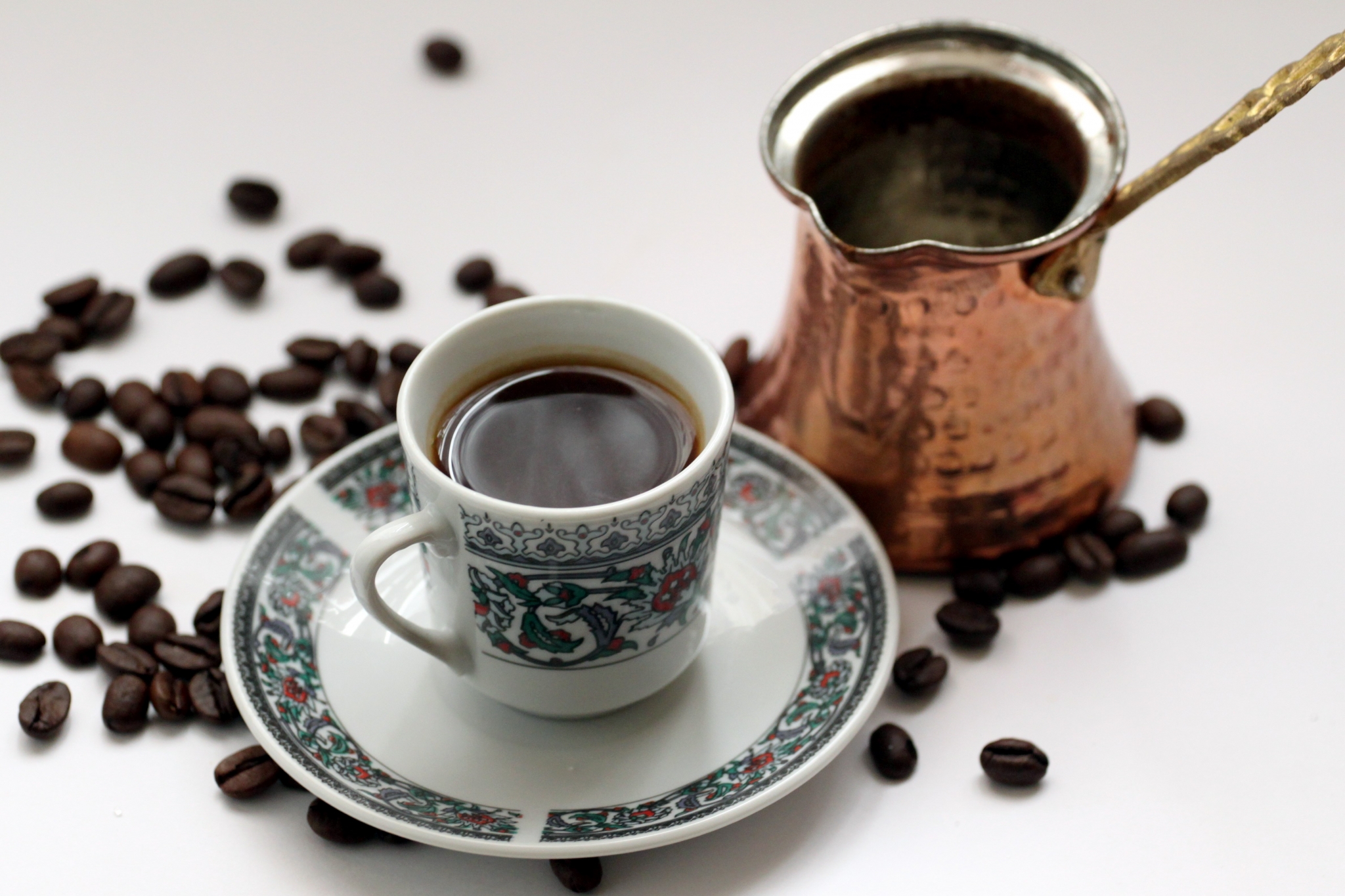 Turkish coffee cup and cezve with beans HD Wallpaper