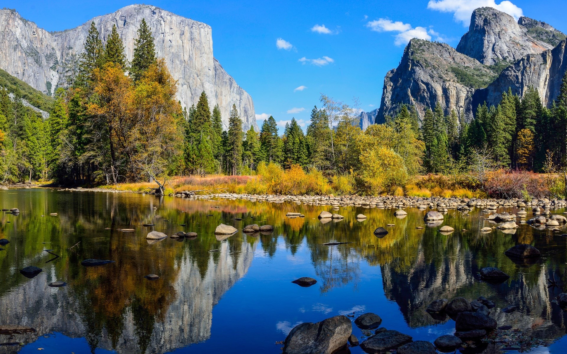Yosemite Valley with Merced River in Autumn HD Wallpaper