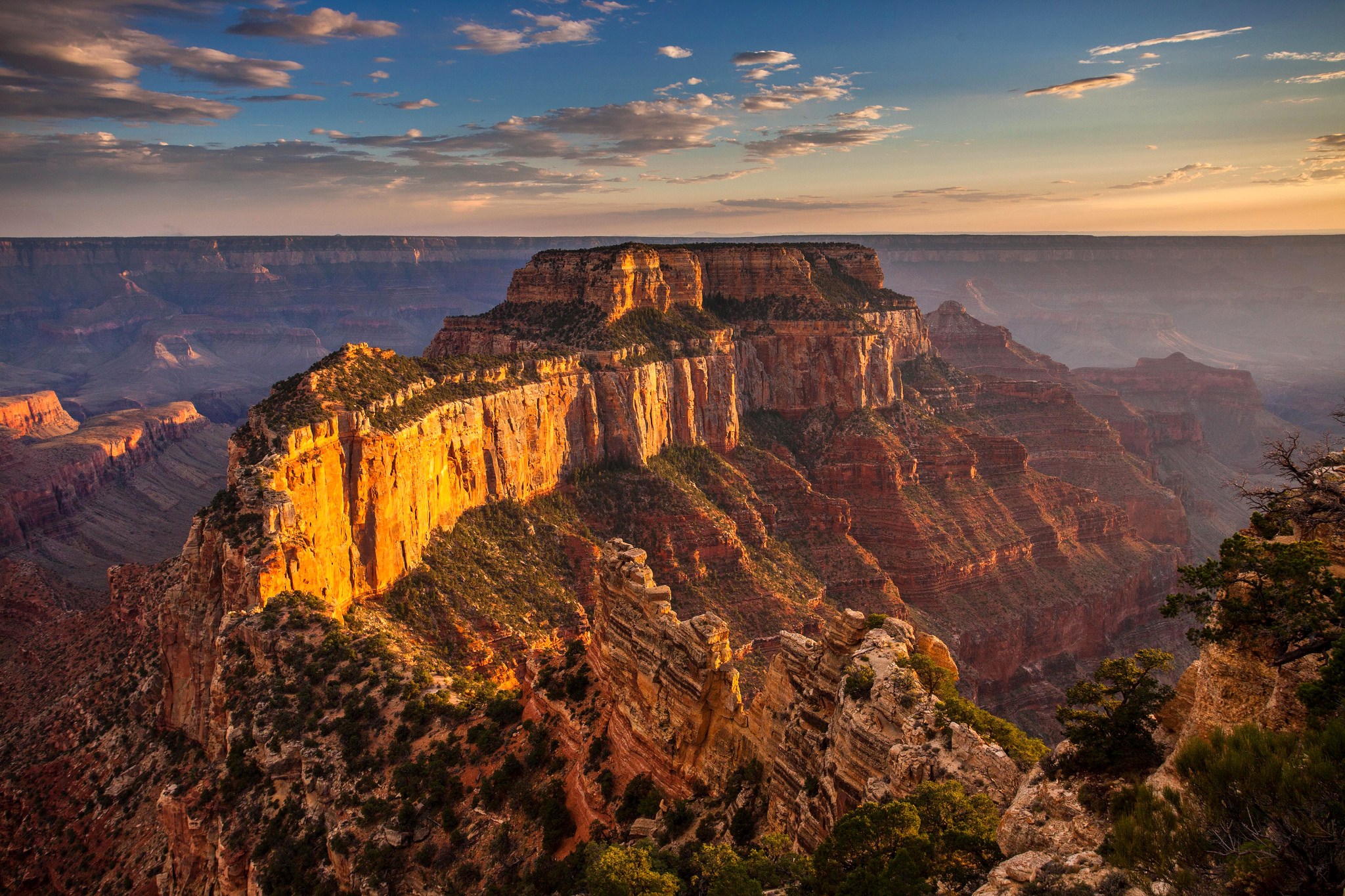 Grand Canyon National Park at sunset HD Wallpaper