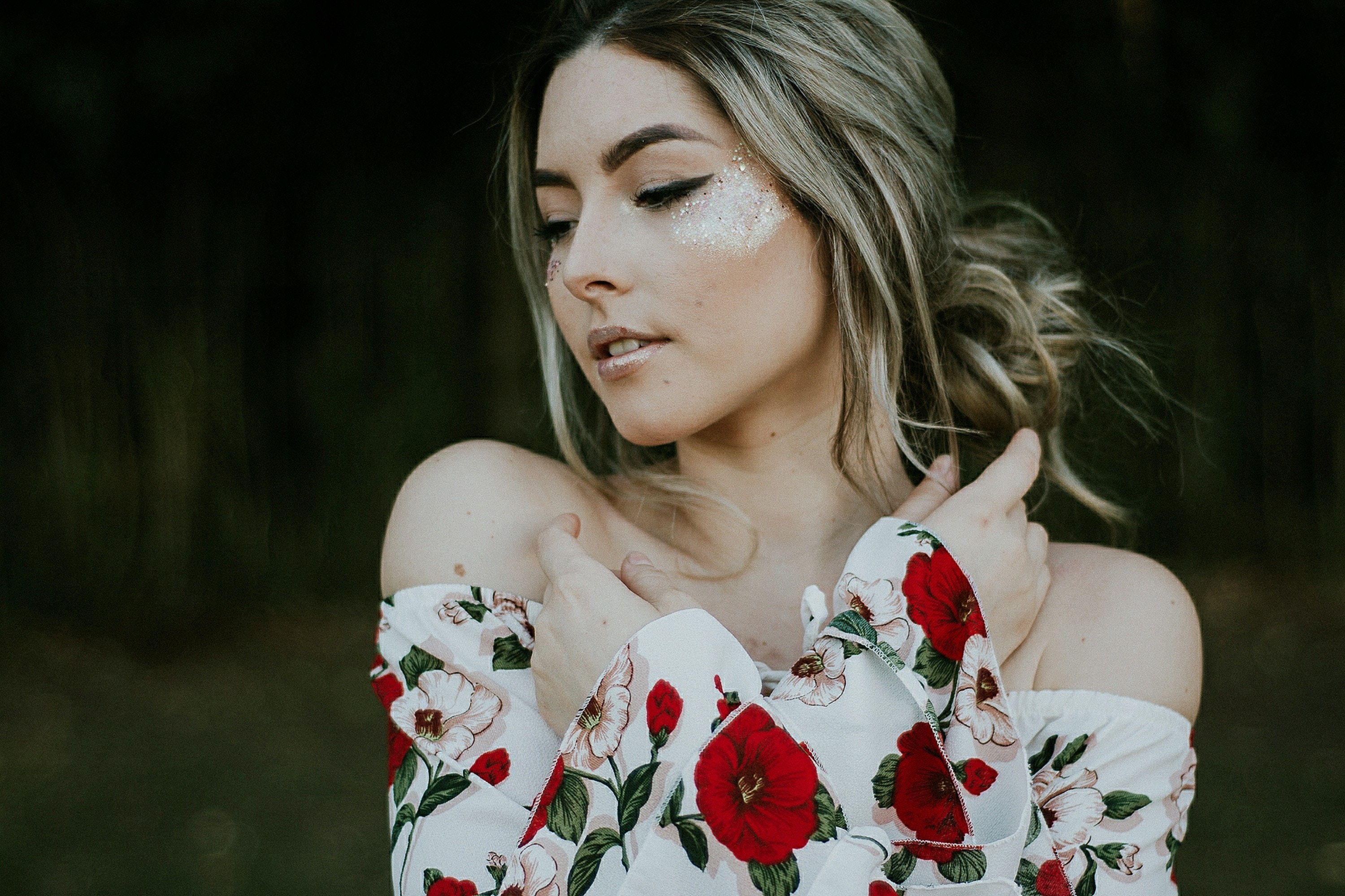 Woman with floral dress and glitter makeup HD Wallpaper