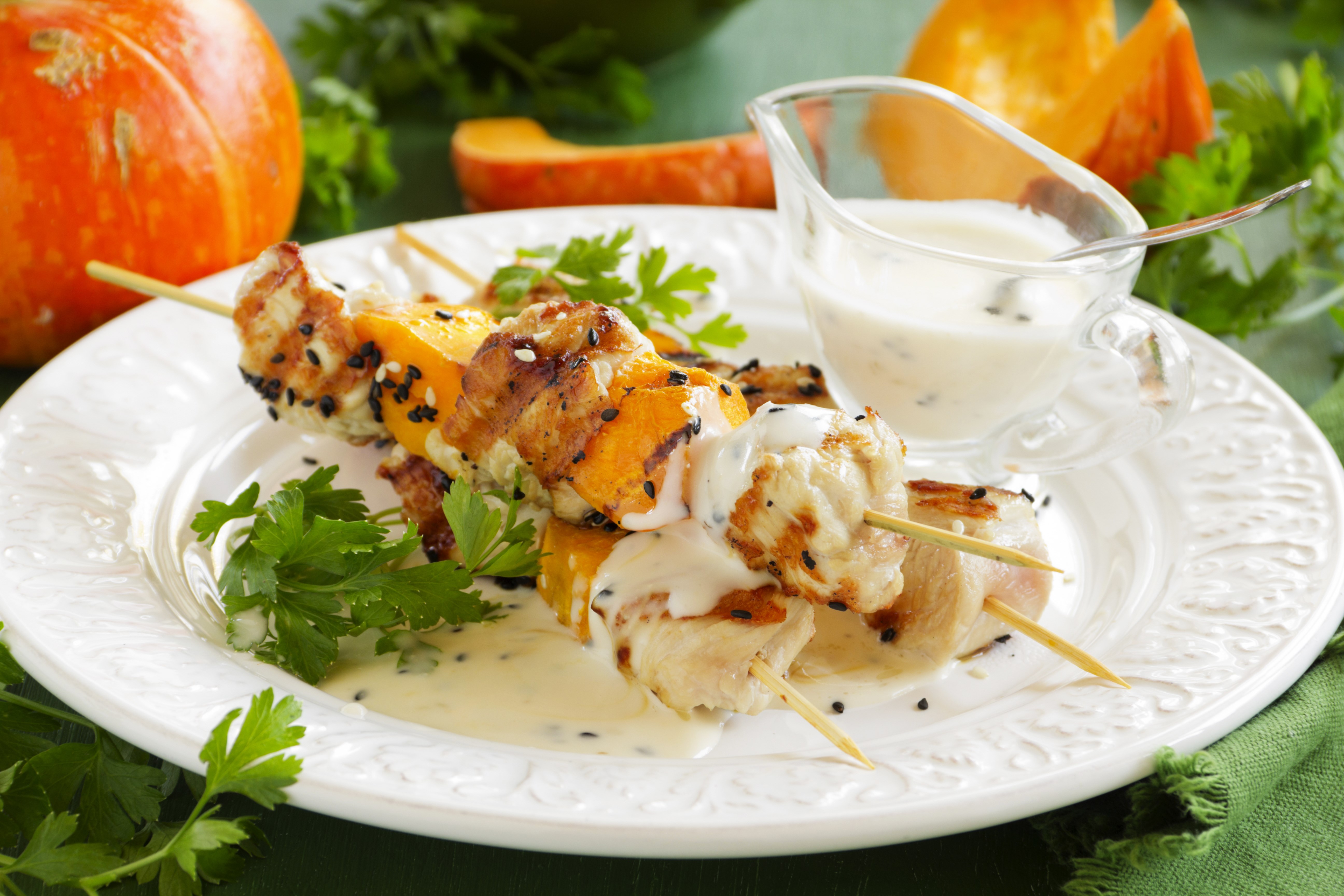 Chicken and pumpkin skewers with sauce HD Wallpaper