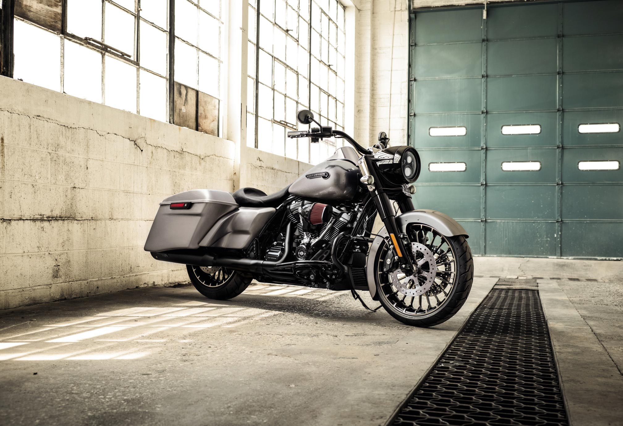 Harley Davidson Road King Motorcycle in Garage HD Wallpaper
