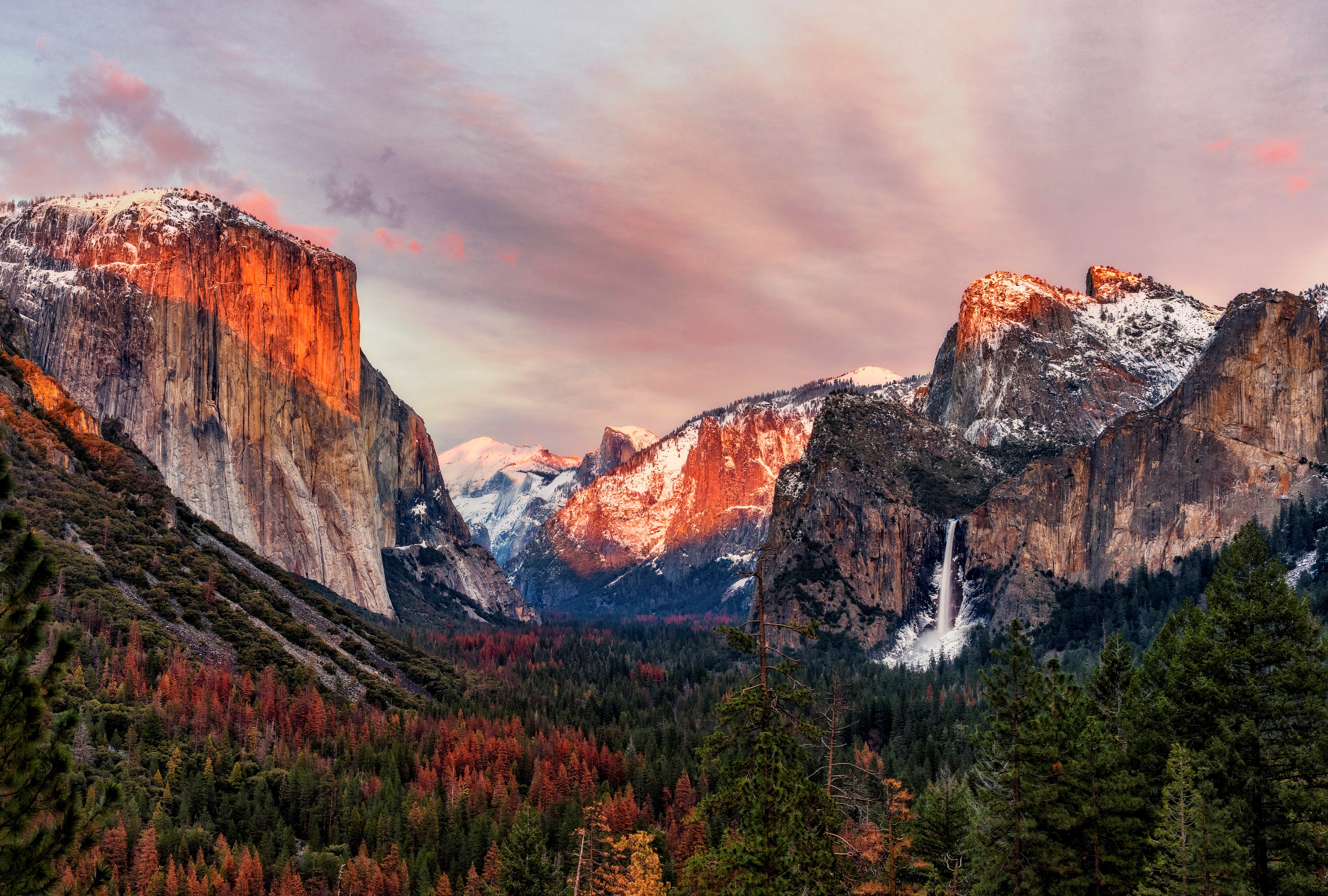 Yosemite National Park at sunset with El Capitan HD Wallpaper