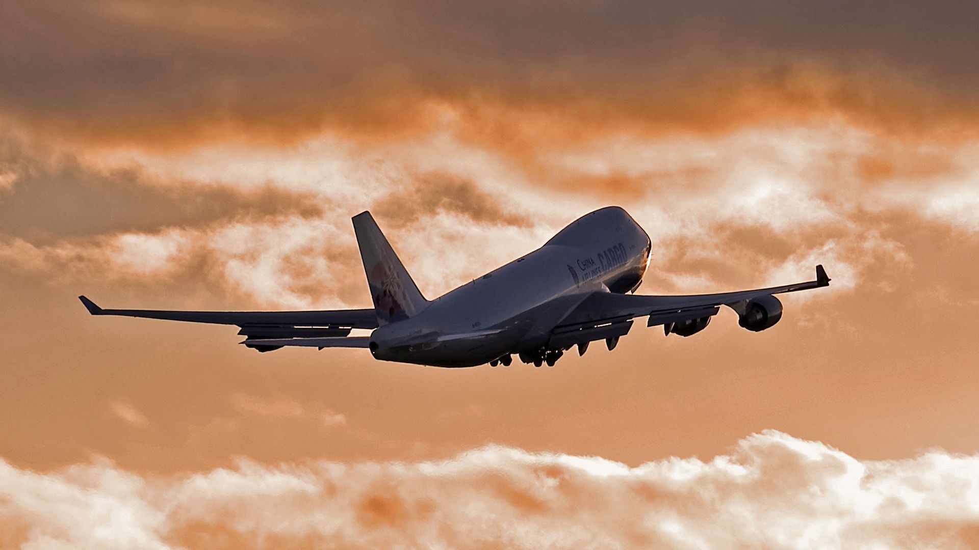 China Cargo Boeing 747 taking off HD Wallpaper