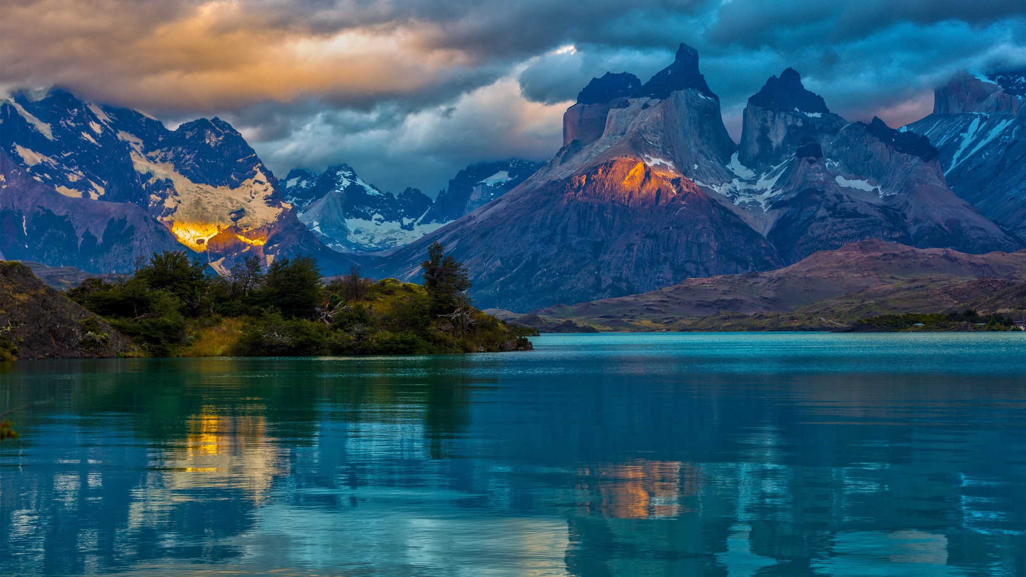 Torres del Paine National Park with lake and mountains HD Wallpaper