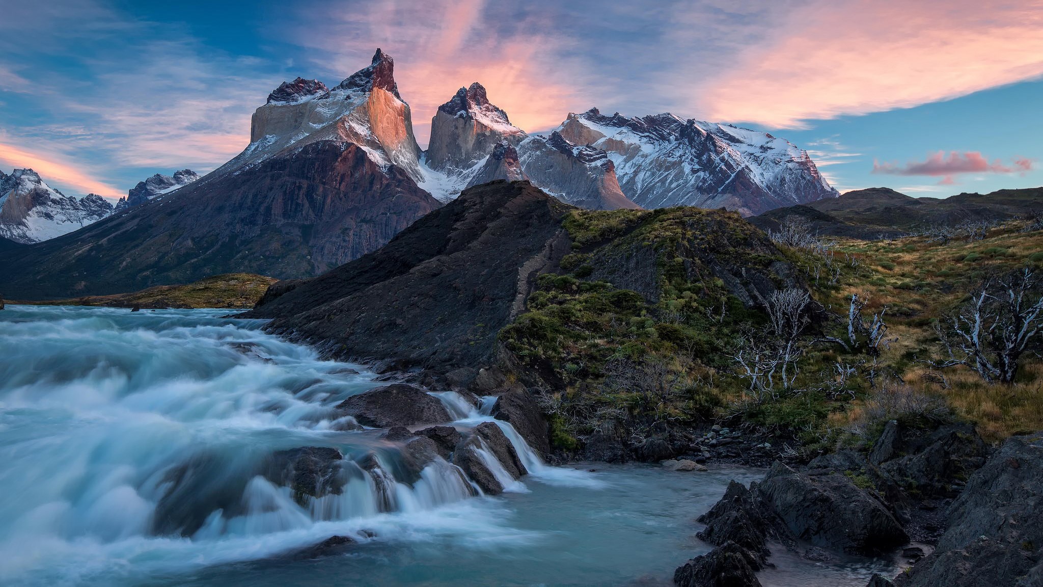 Torres del Paine National Park at sunrise HD Wallpaper