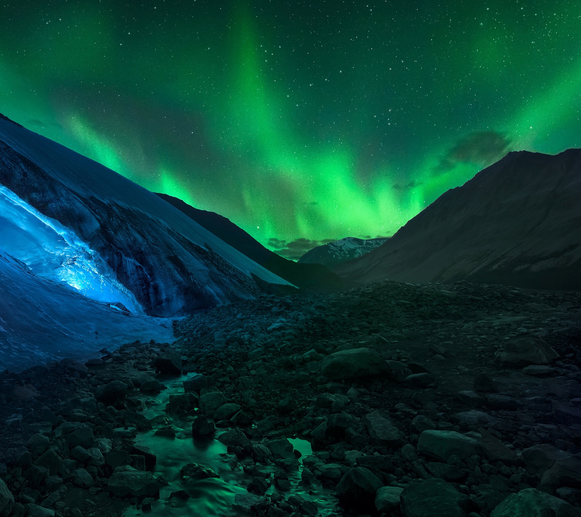 Northern Lights over a Glacier and Mountains HD Wallpaper
