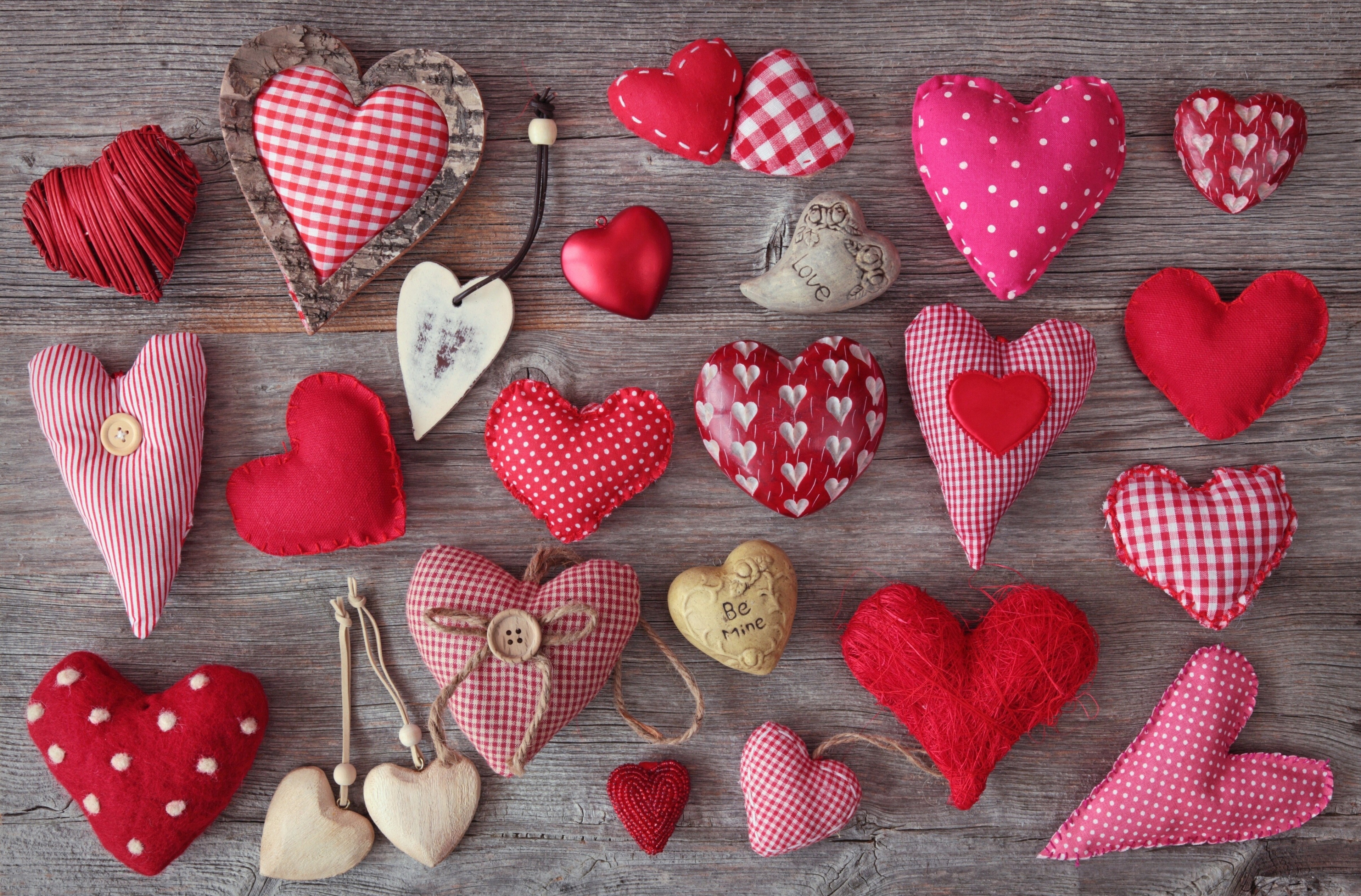 Valentine's Day hearts on wooden background HD Wallpaper