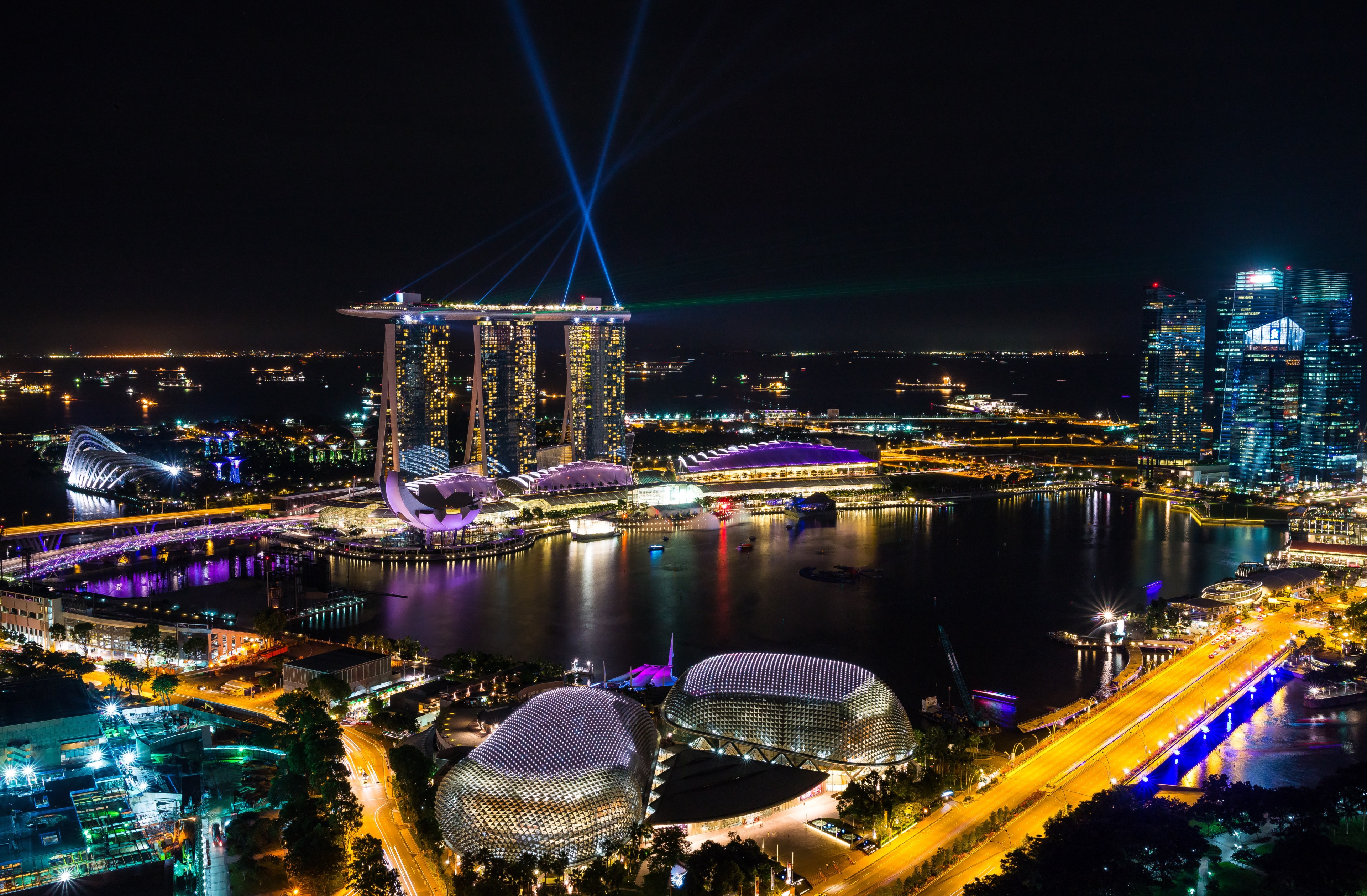 Singapore skyline at night with Marina Bay Sands HD Wallpaper