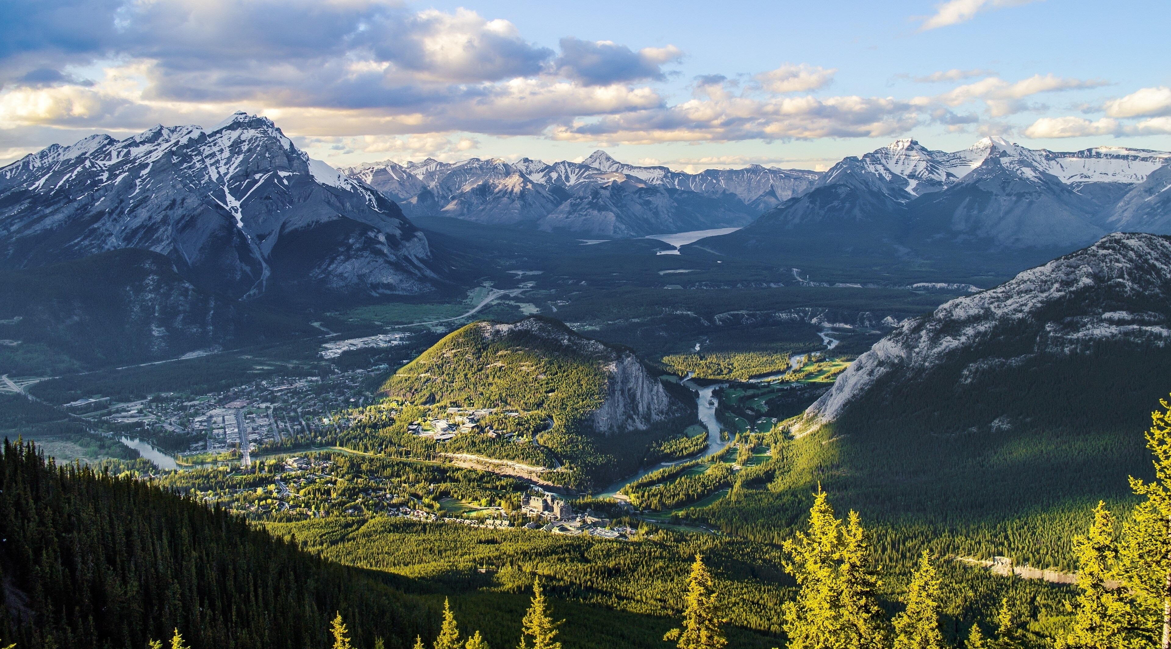 Sulphur Mountain 4K HD Wallpaper