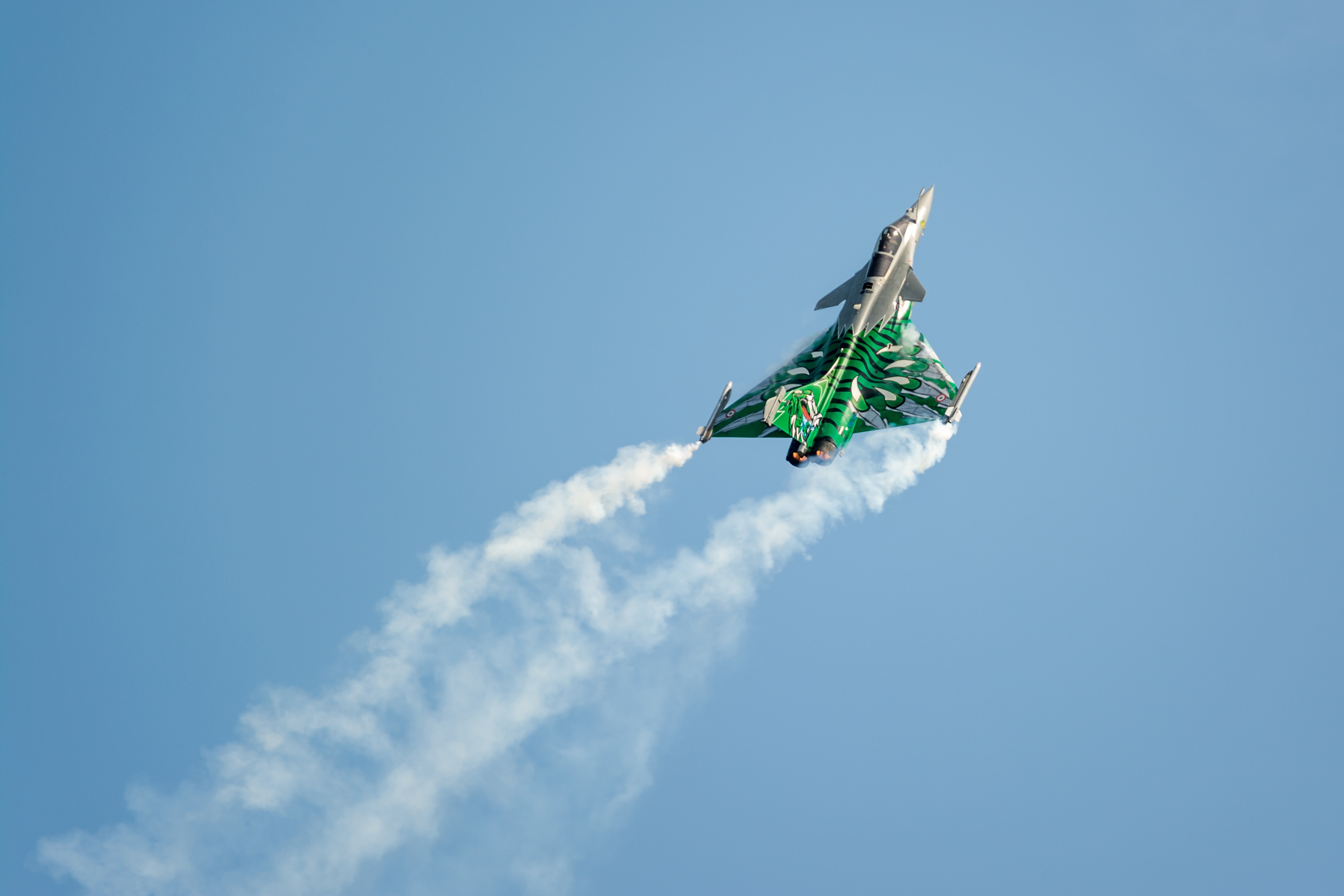 Dassault Rafale fighter jet performing an airshow HD Wallpaper