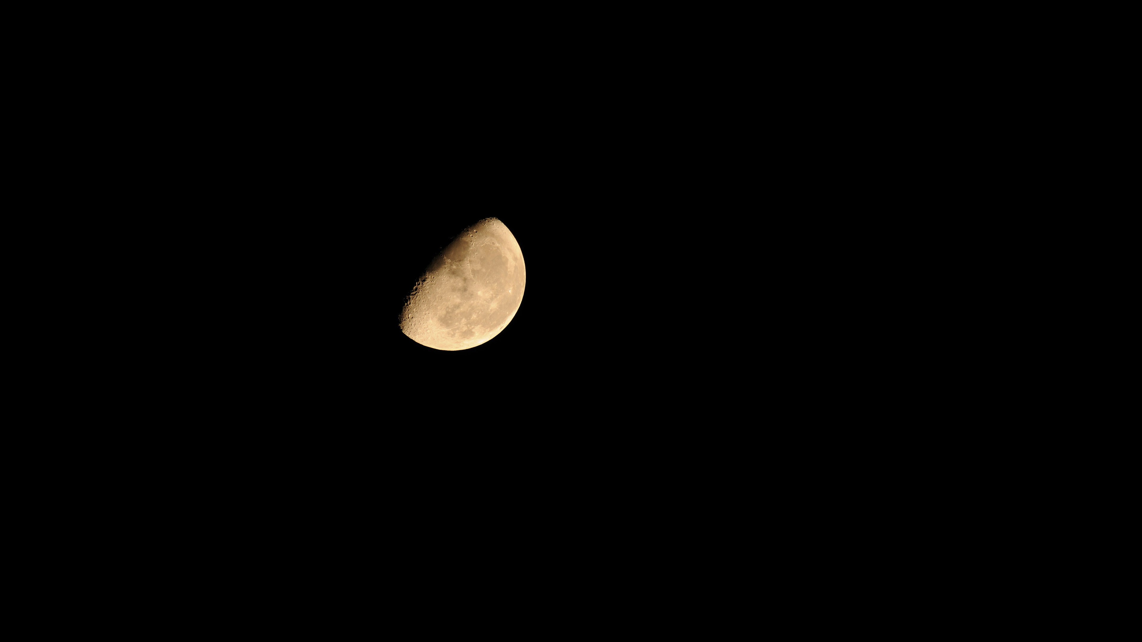 Half moon in the dark night sky HD Wallpaper
