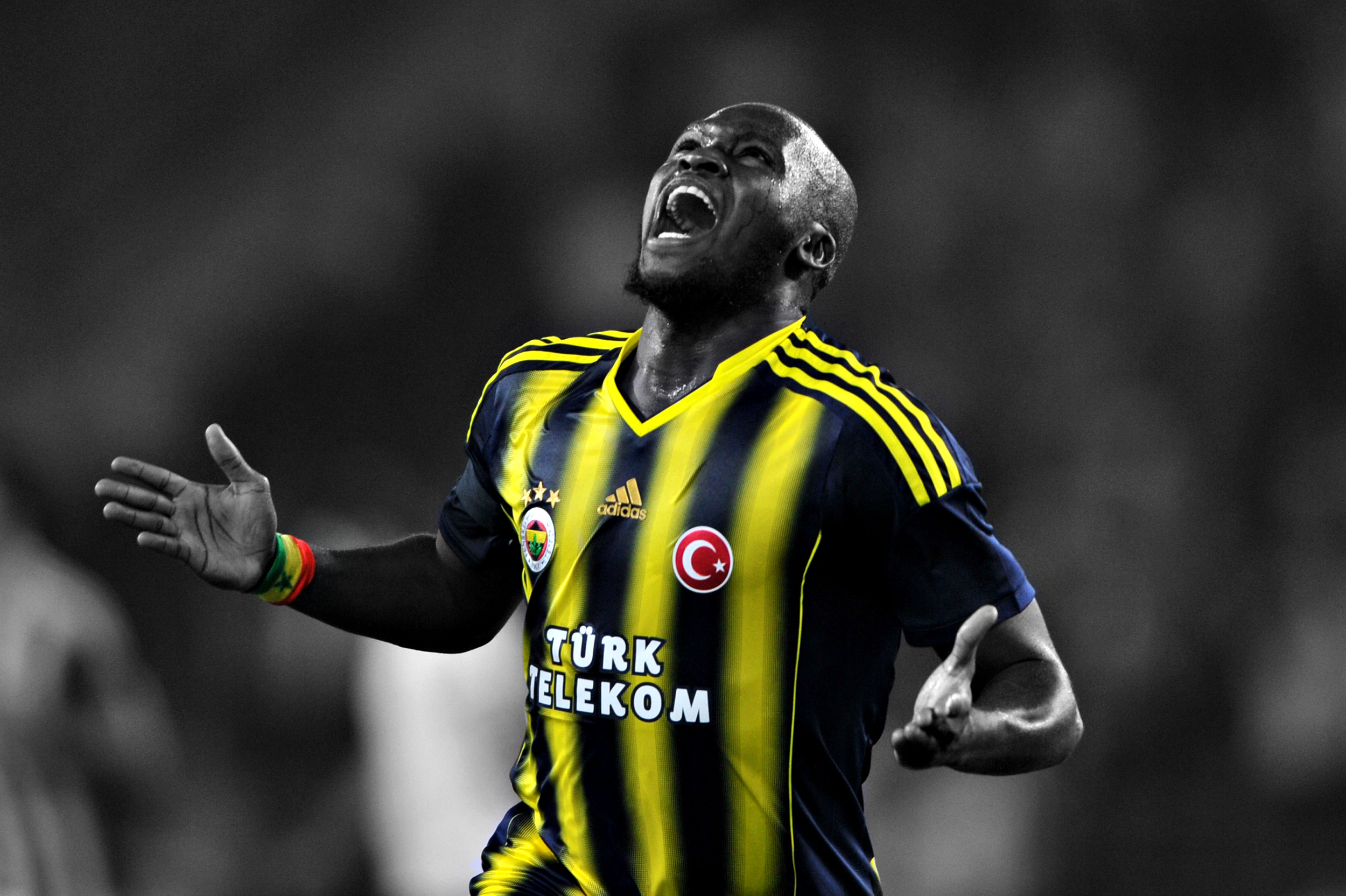 Moussa Sow of Fenerbahce HD Wallpaper