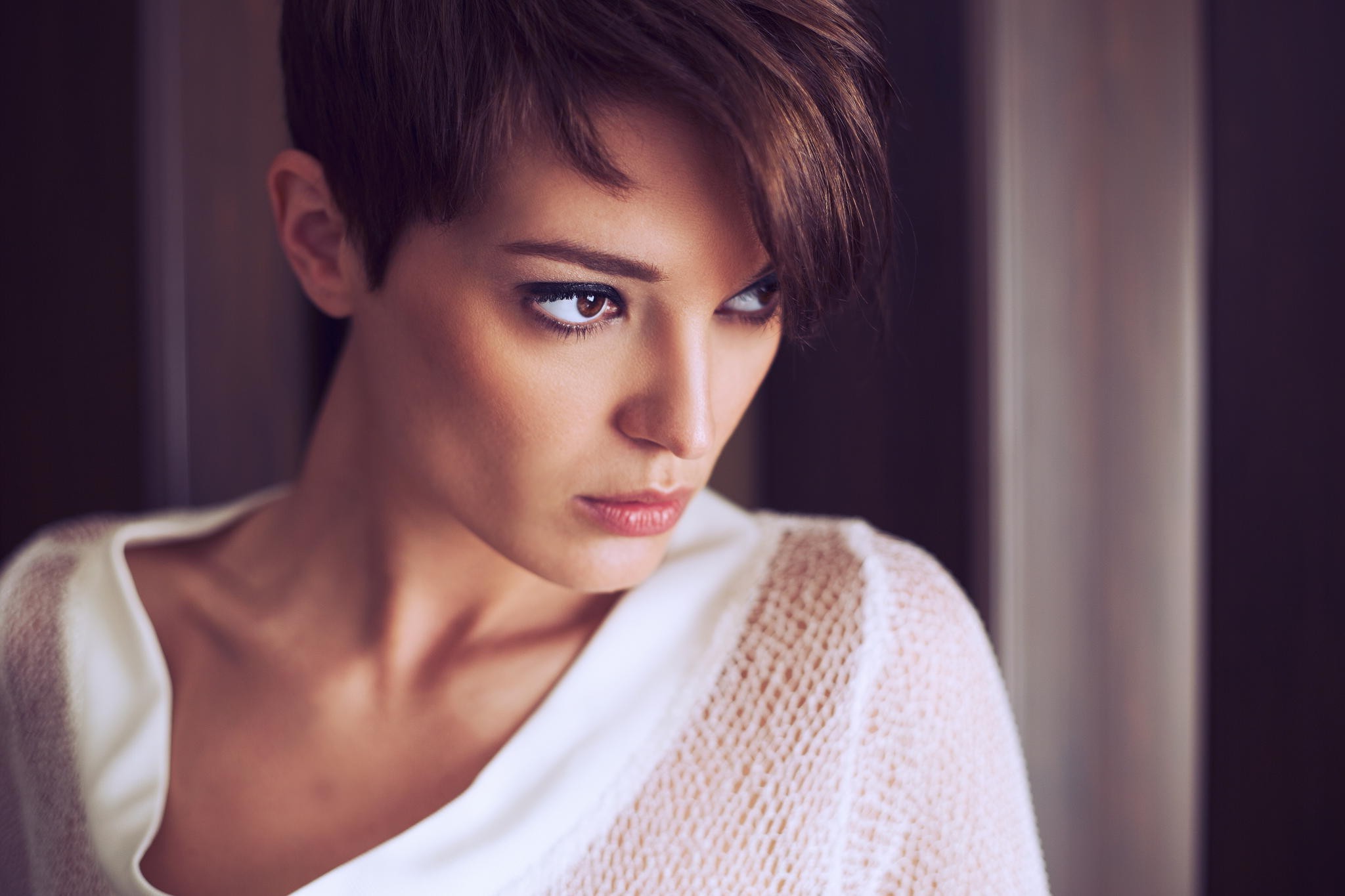 Woman with short brown hair and brown eyes HD Wallpaper