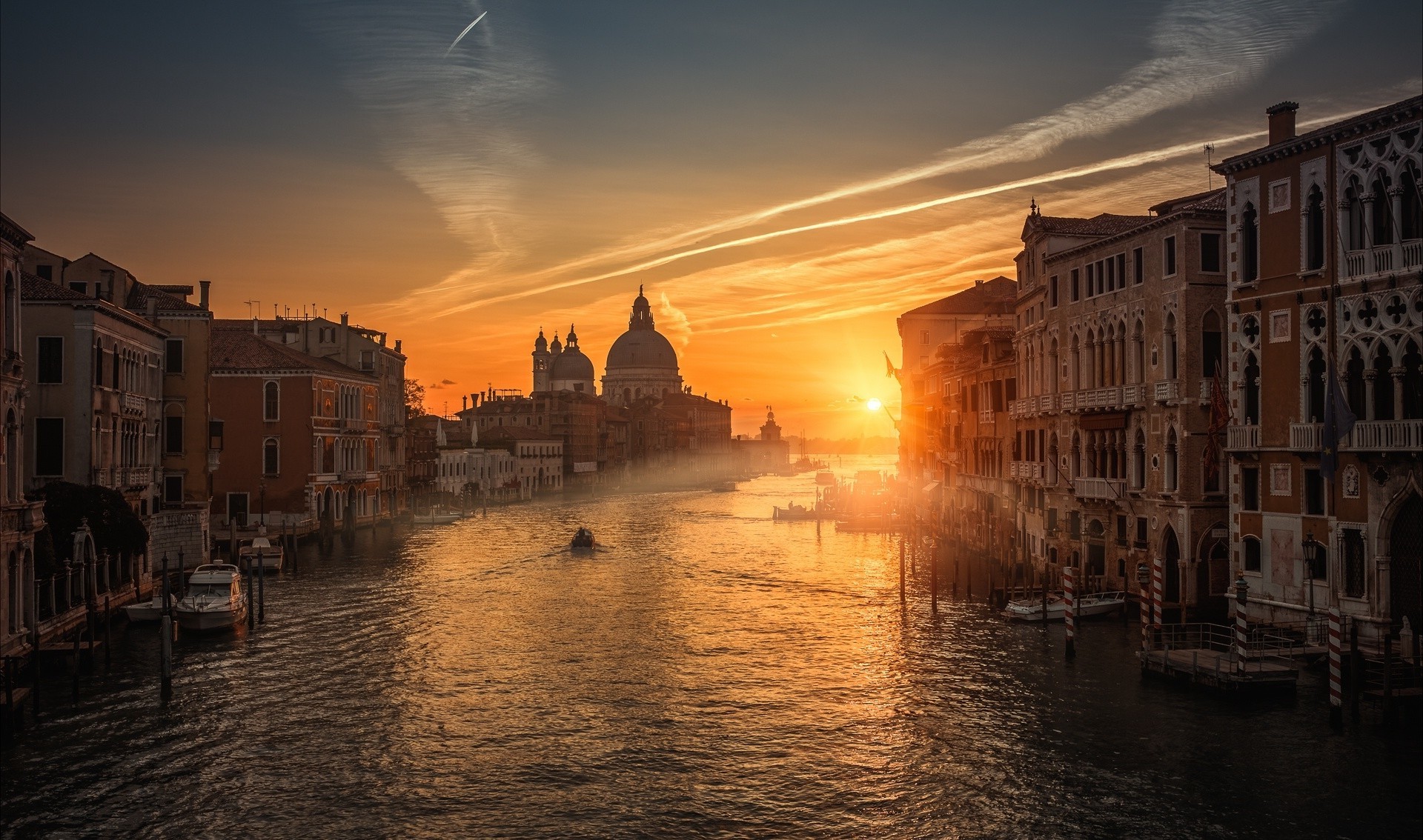 Venice Canal at Sunset with Basilica HD Wallpaper