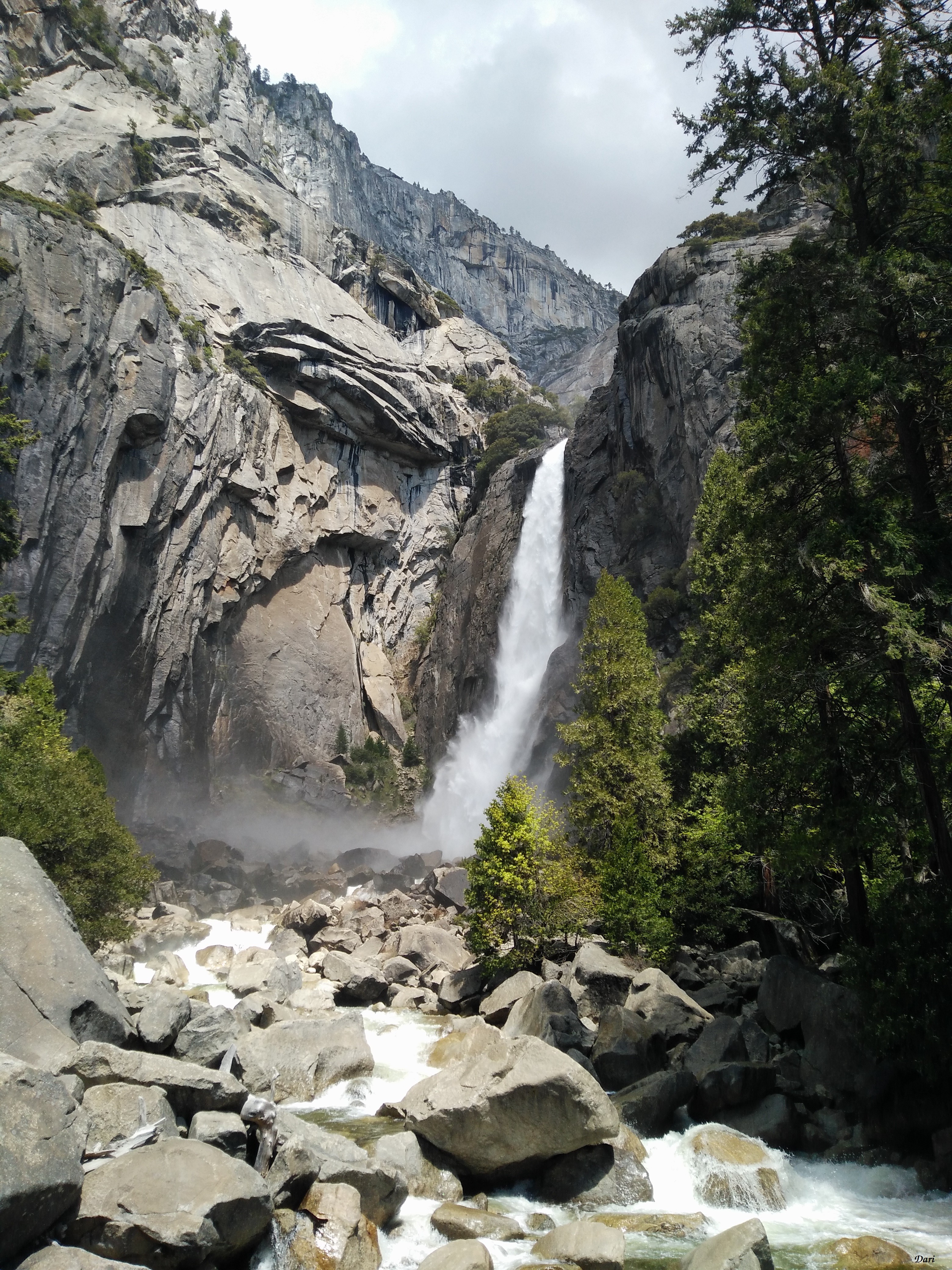 Yosemite Falls in Yosemite National Park HD Wallpaper