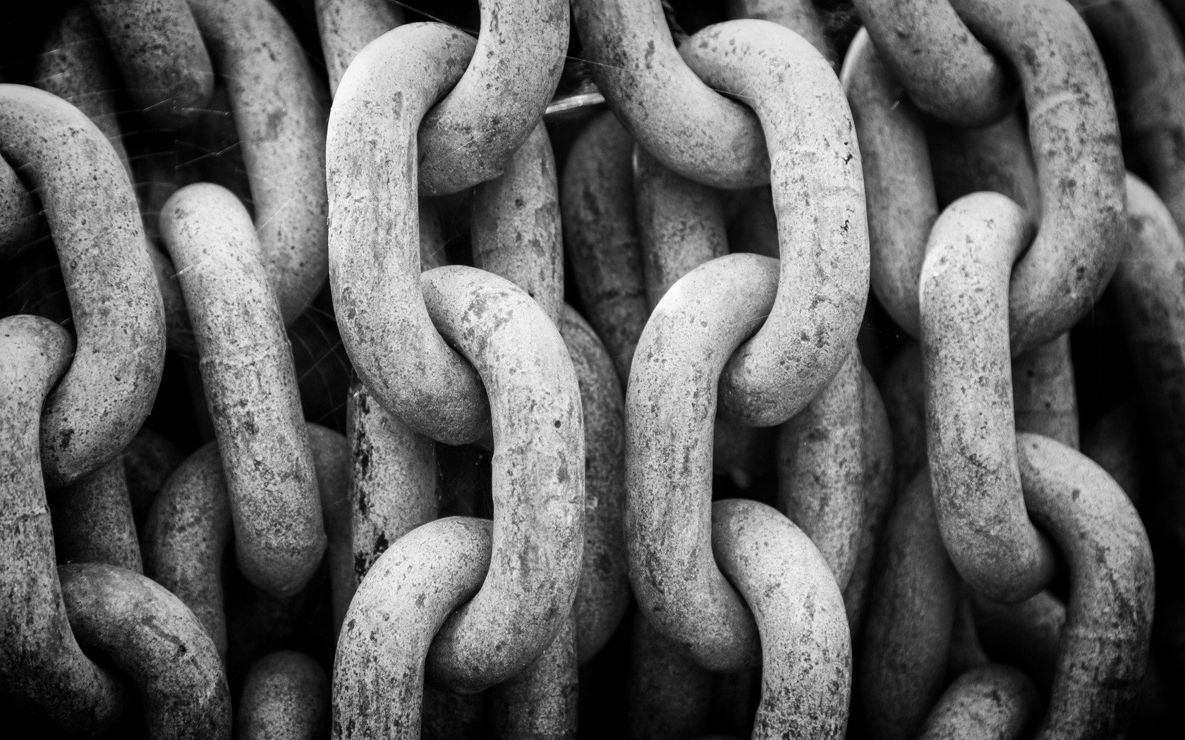 Close-up of rusty metal chains HD Wallpaper
