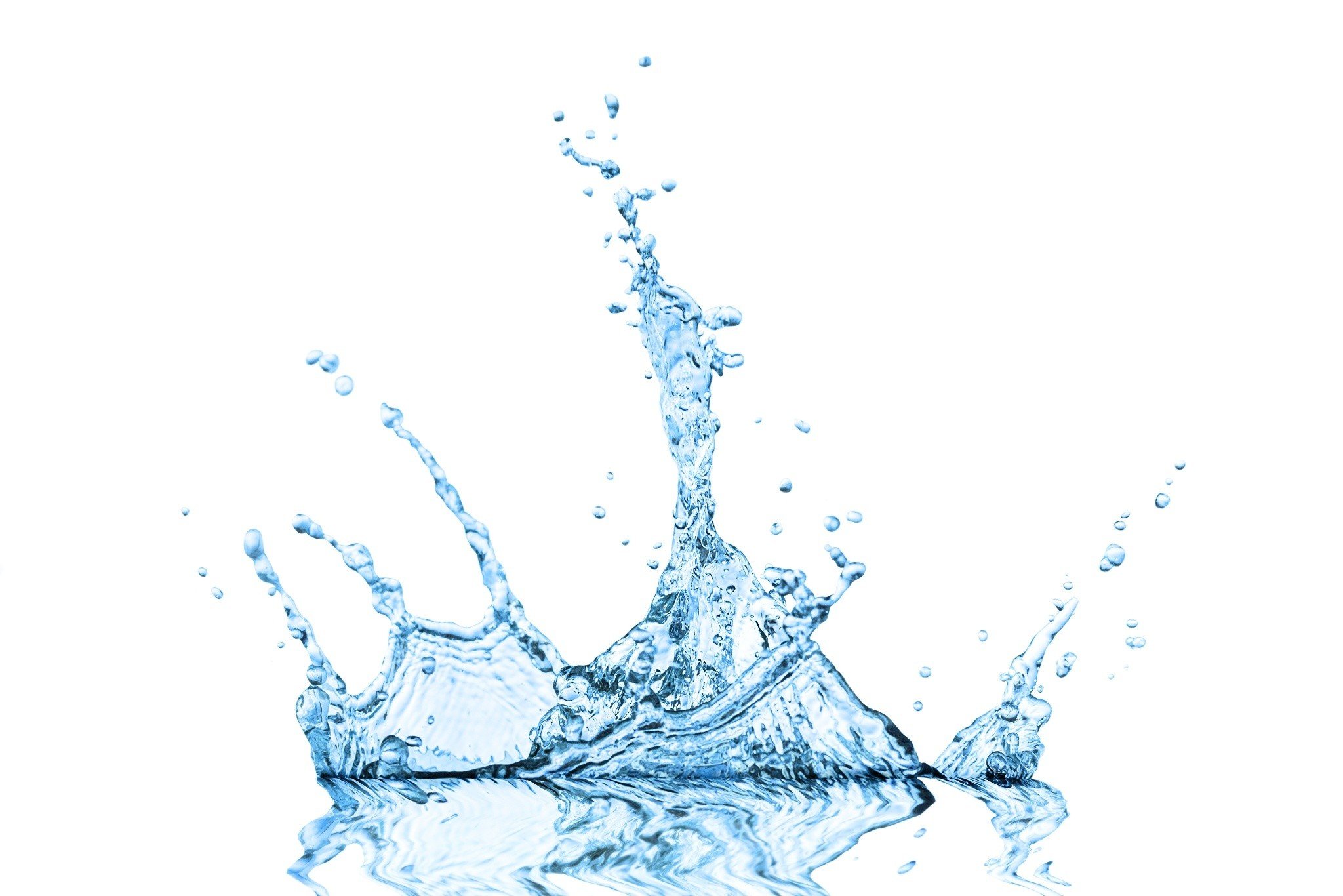 Water splash with reflection on white background HD Wallpaper
