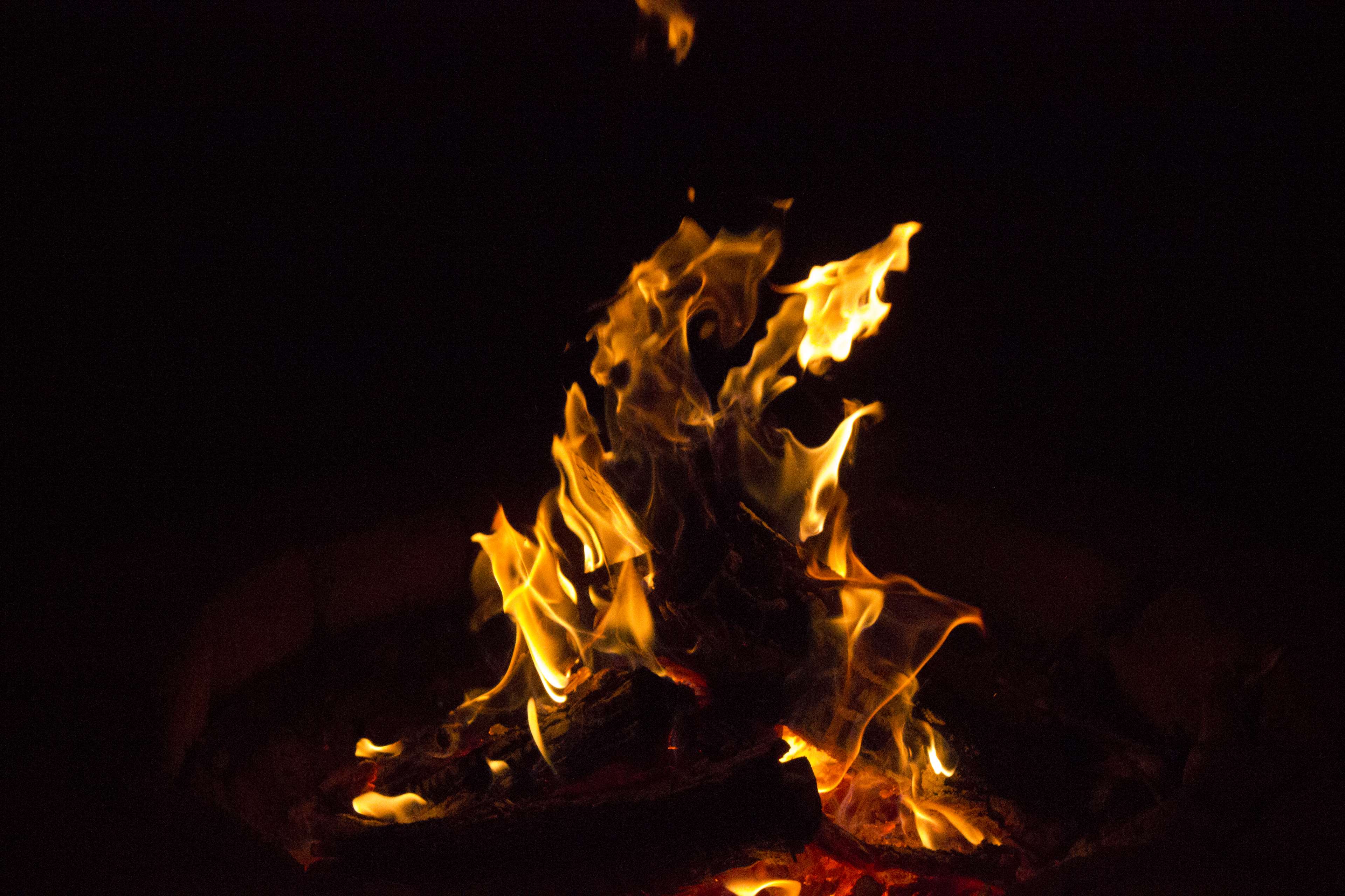 Camp fire with flames 4K HD Wallpaper