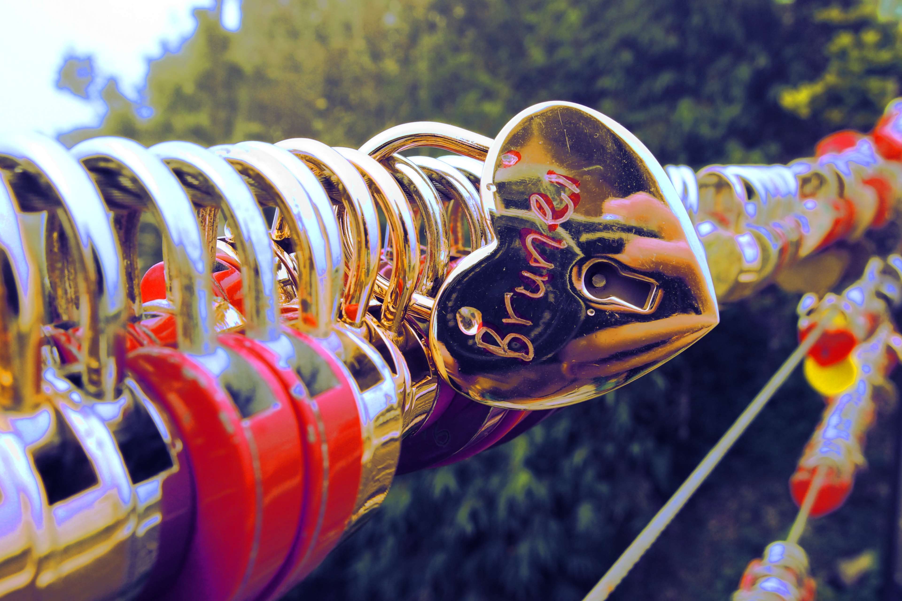 Heart-shaped love locks with 'Brunei' inscription HD Wallpaper