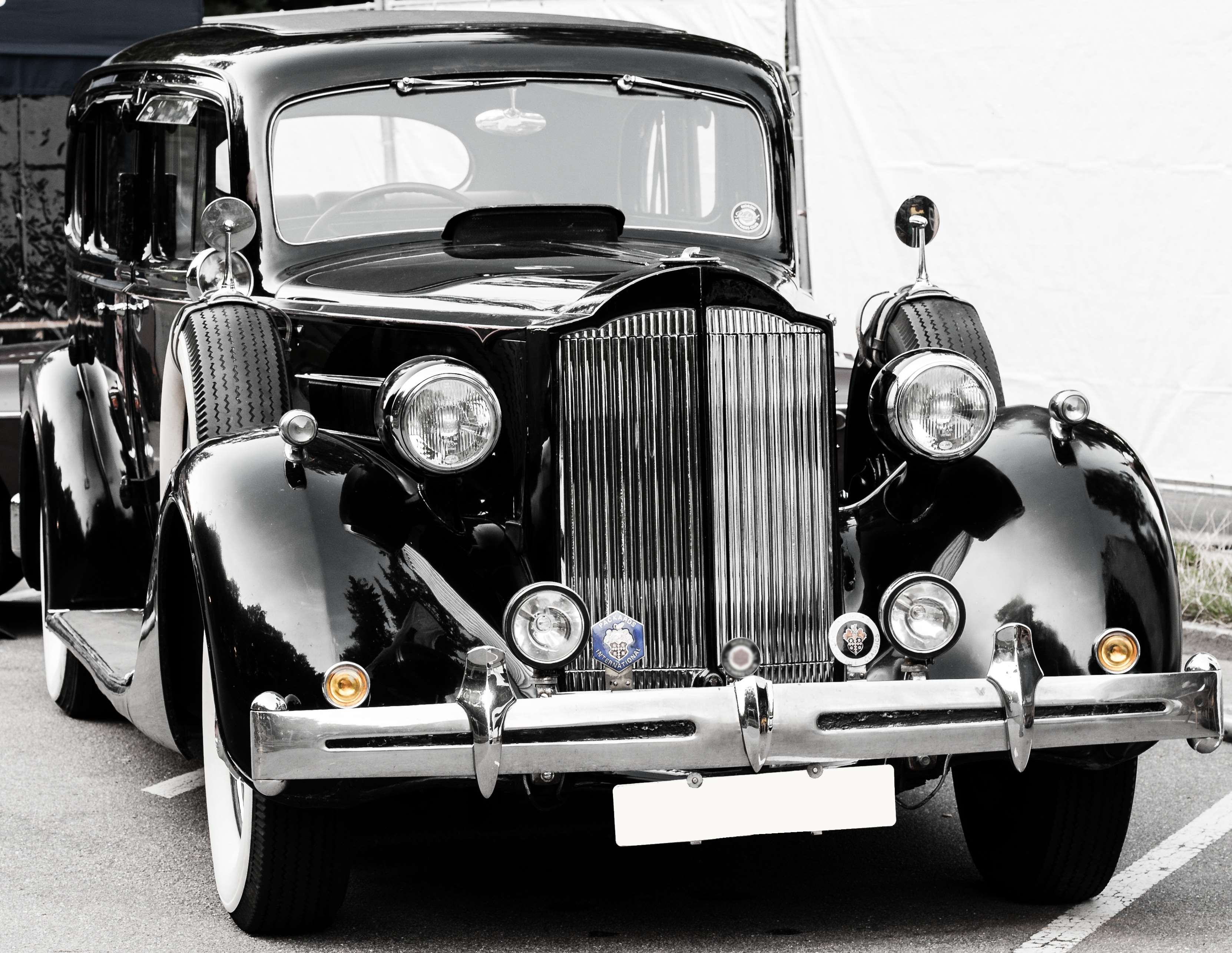 Black vintage Packard automobile HD Wallpaper