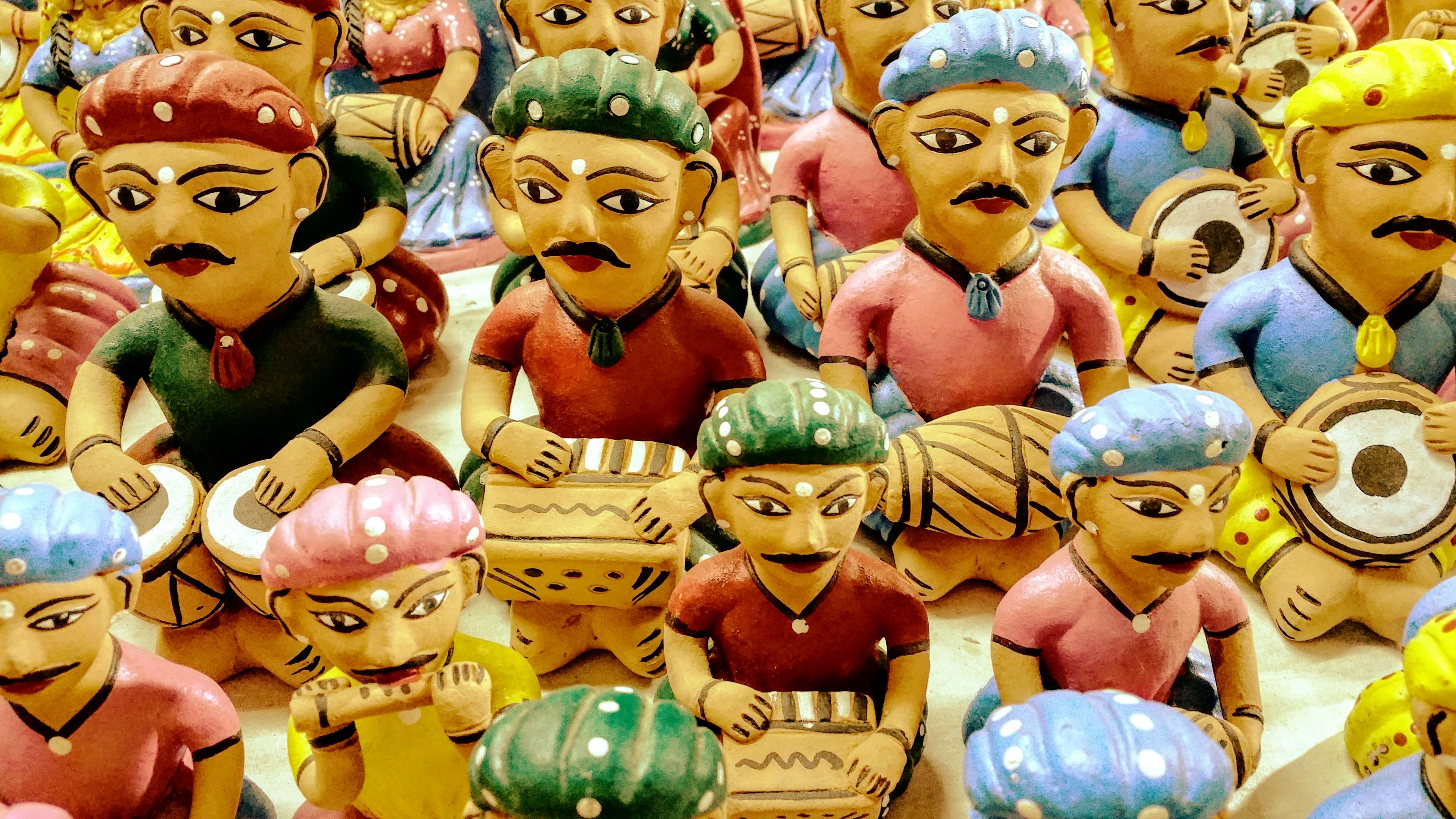Colorful Indian folk handicraft musicians playing instruments HD Wallpaper
