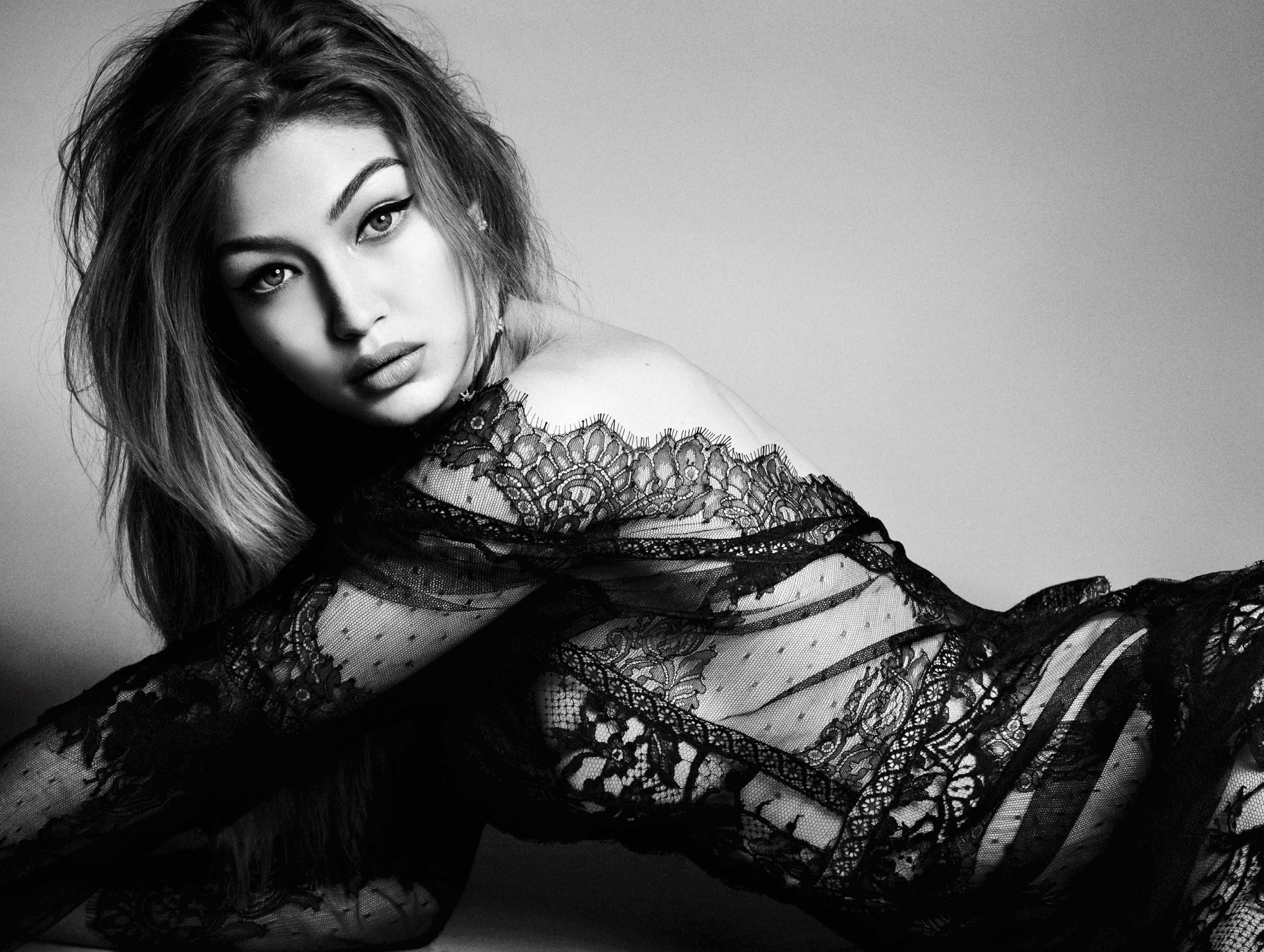 Gigi Hadid in black lace HD Wallpaper