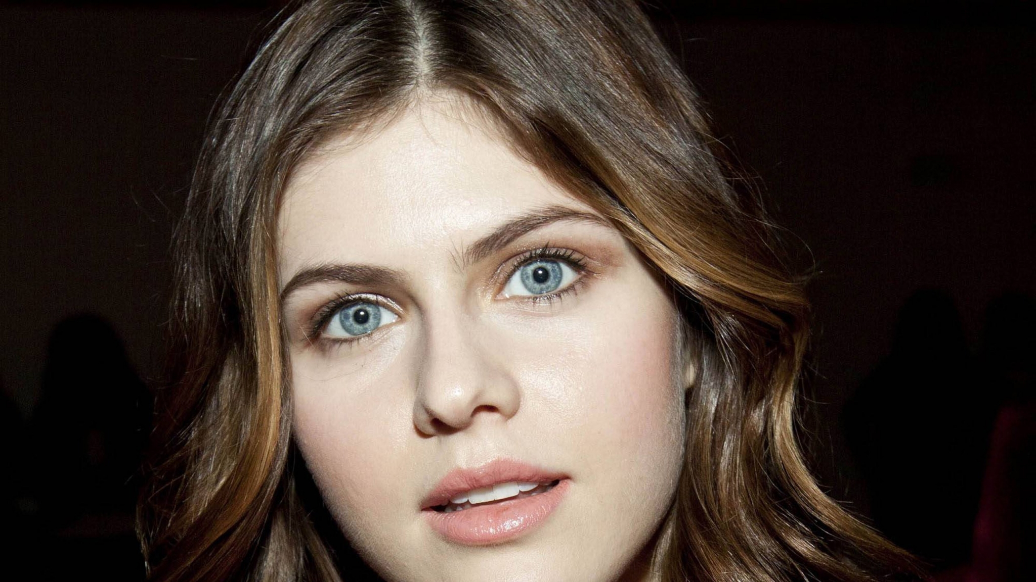Alexandra Daddario close-up portrait HD Wallpaper