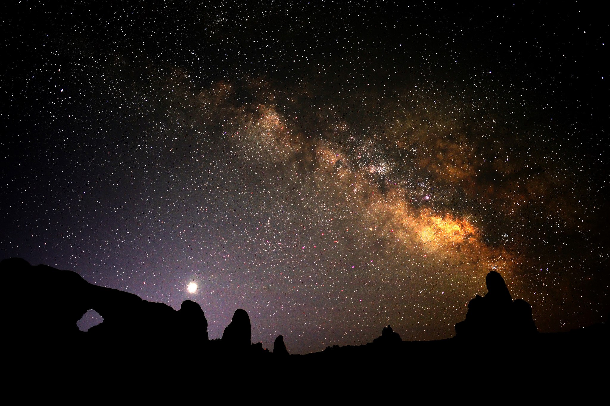 Milky Way Galaxy Over Arches National Park HD Wallpaper