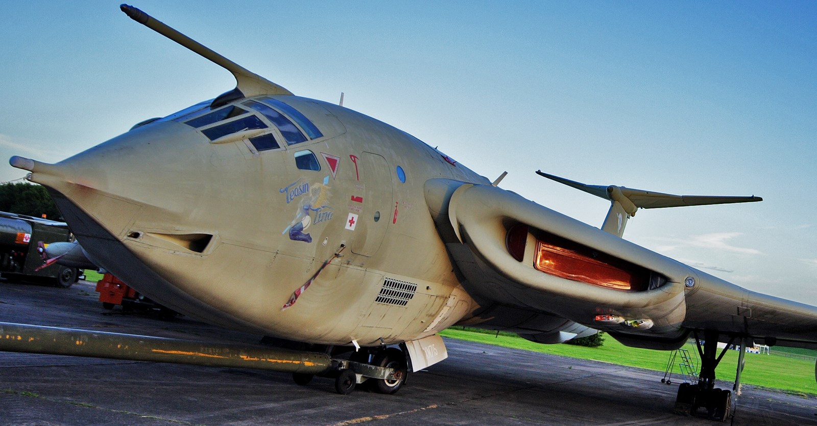 Avro Vulcan bomber aircraft on display HD Wallpaper