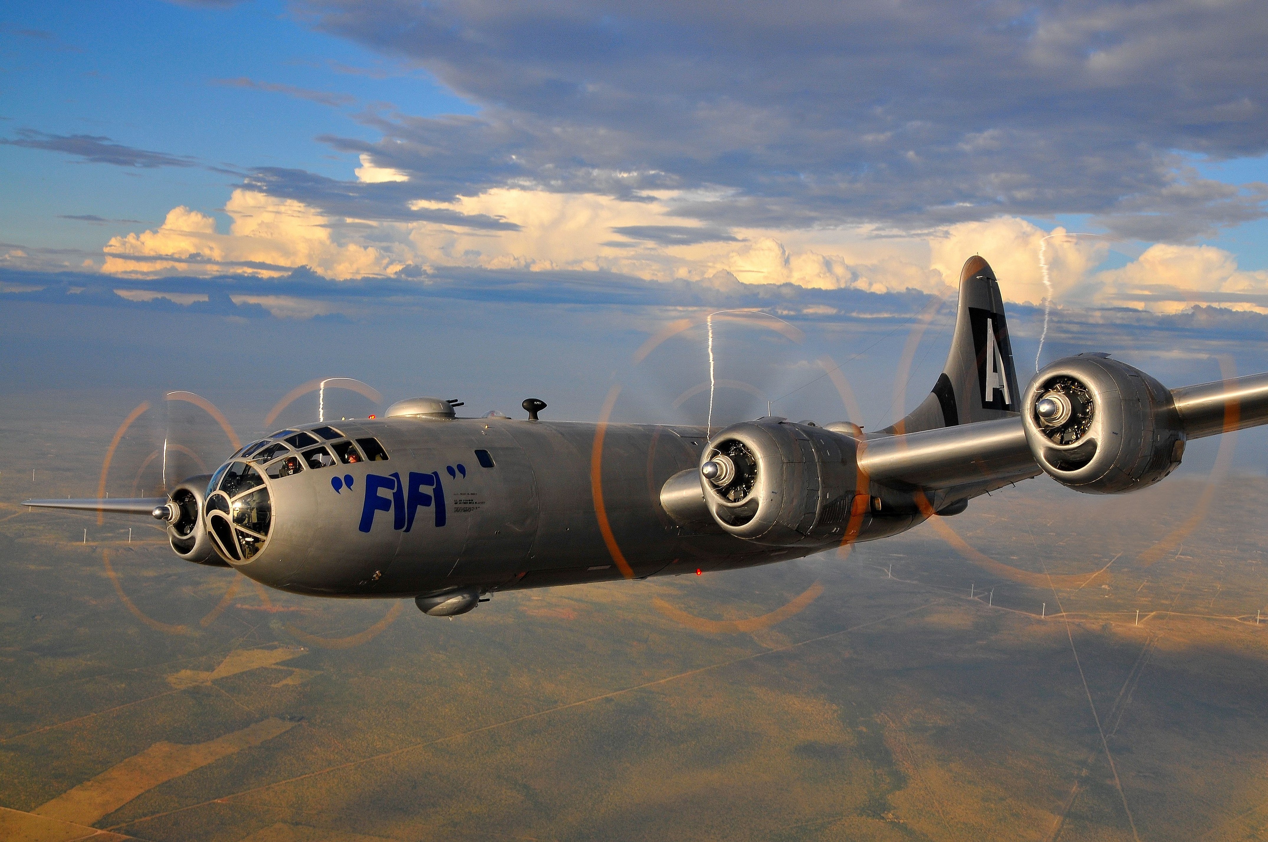 Boeing B-29 Superfortress "FIFI" in flight HD Wallpaper