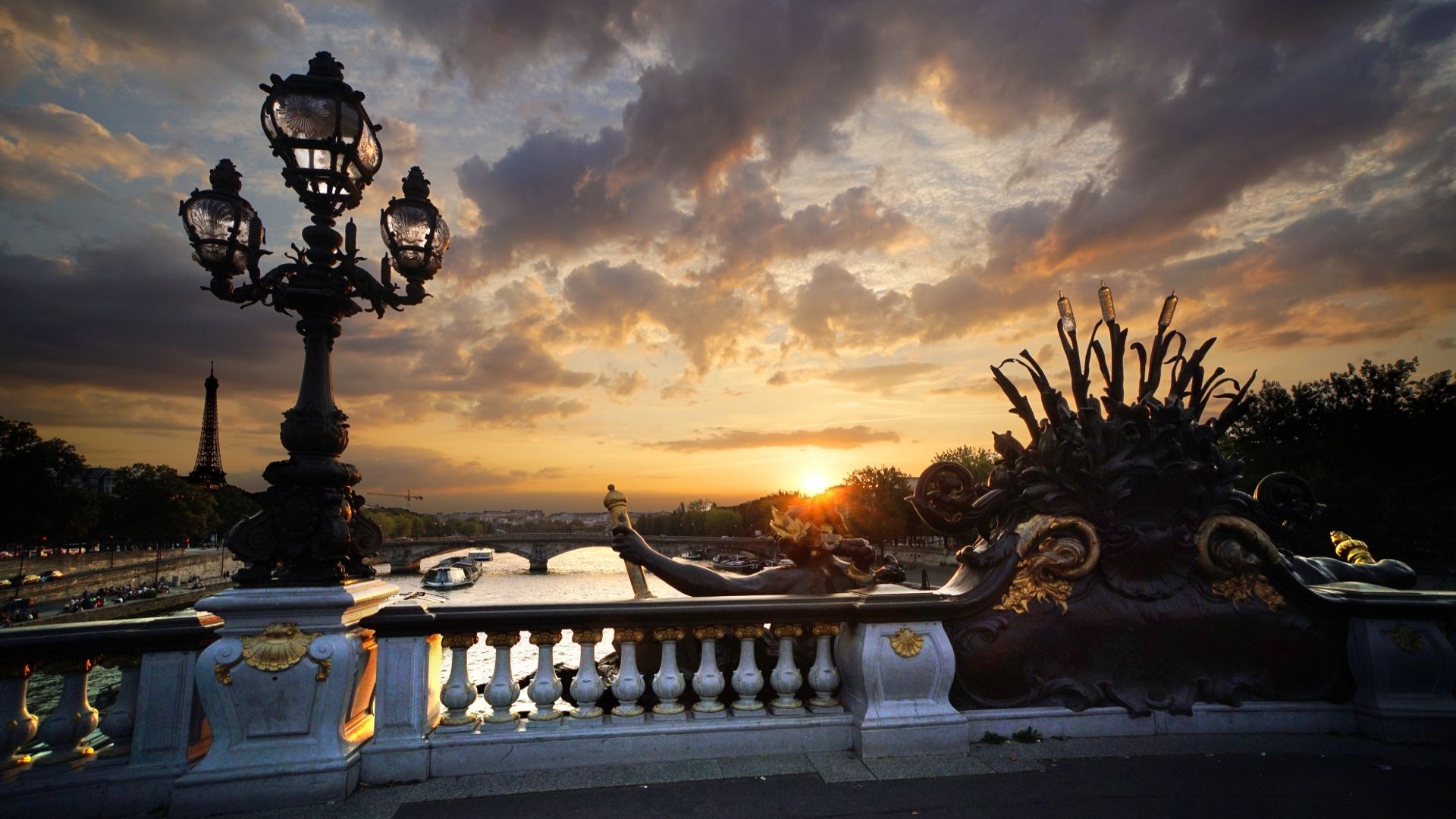 Paris bridge lamp and Eiffel Tower at sunset HD Wallpaper