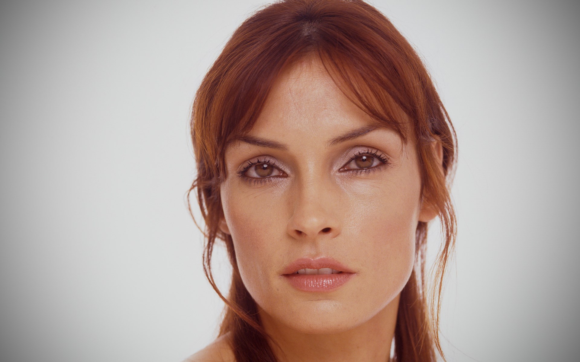 Famke Janssen portrait HD Wallpaper