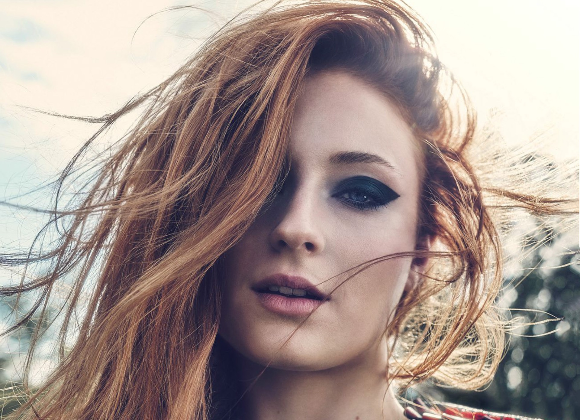 Sophie Turner HD Wallpaper