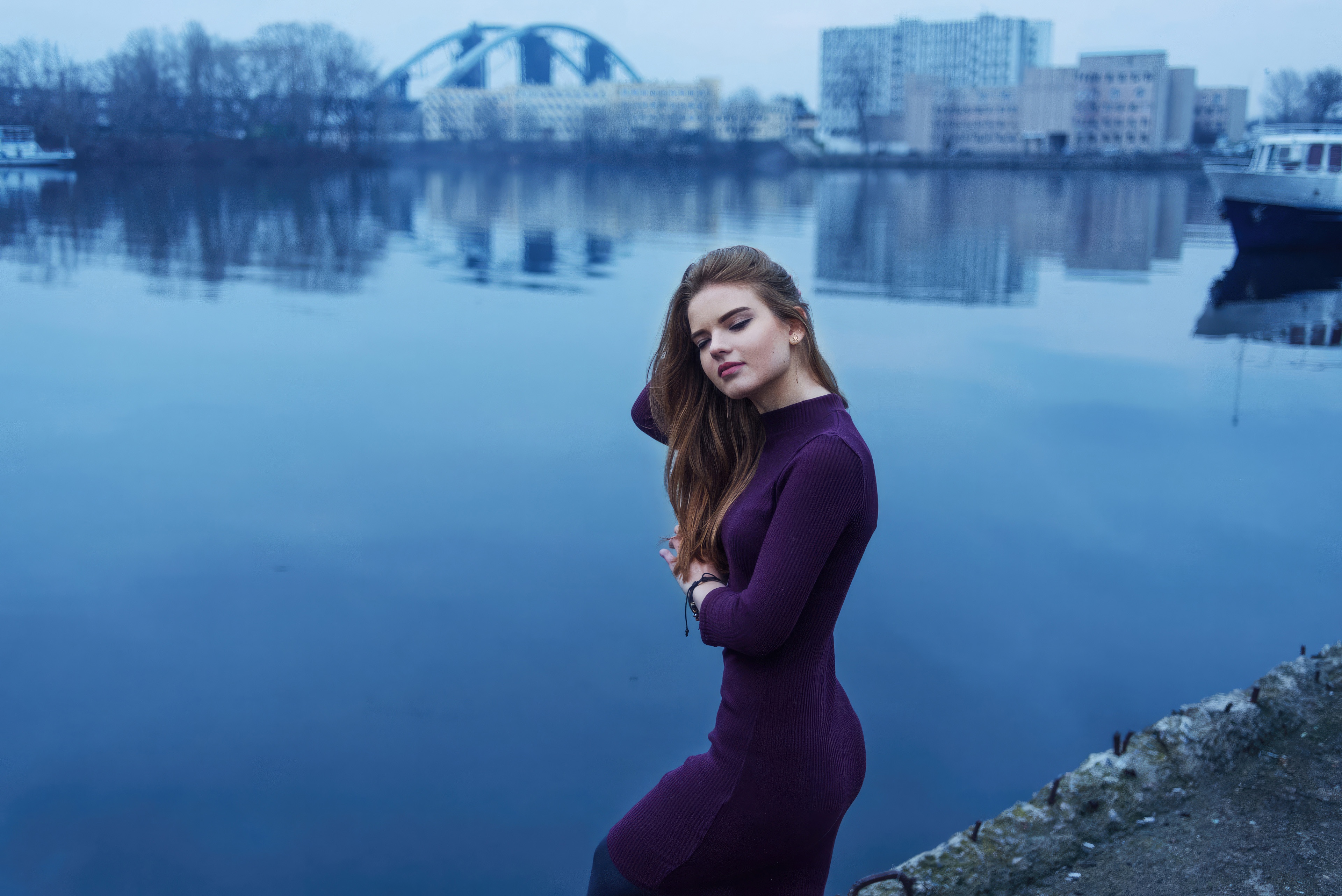 Girl in a purple dress by the water HD Wallpaper