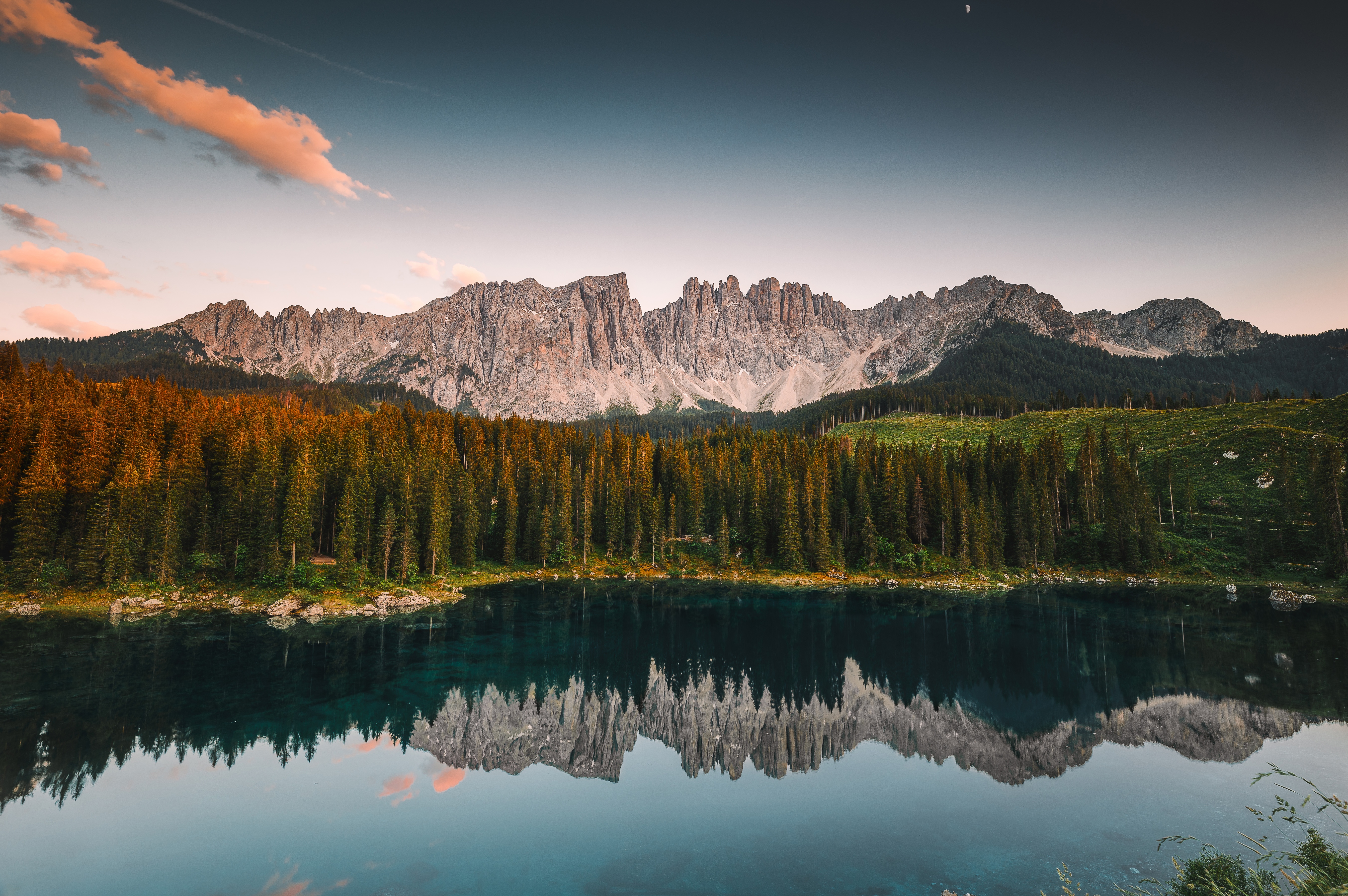Lago di Carezza at sunset with mountains HD Wallpaper