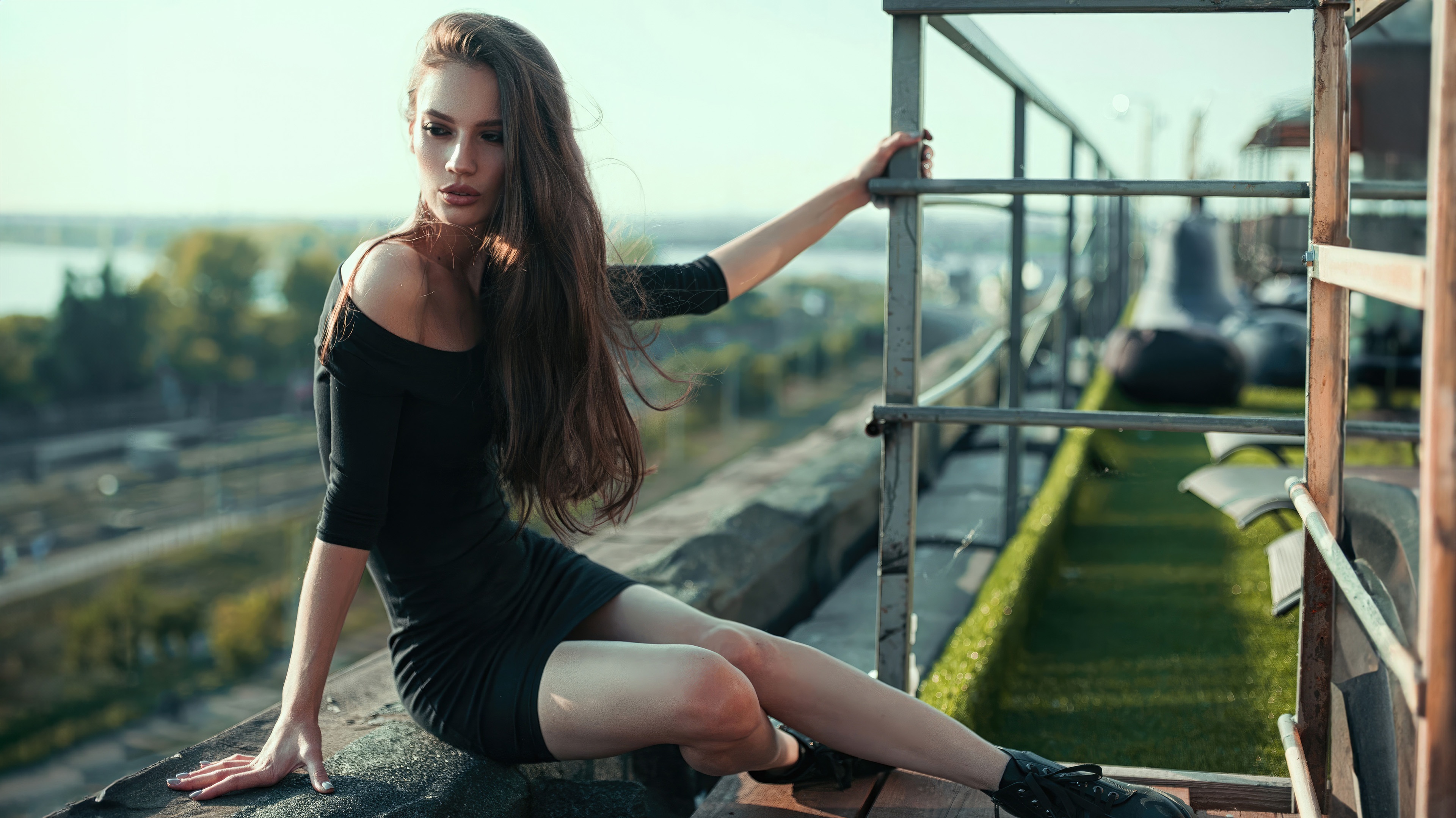 Urban Model Girl Posing on Rooftop HD Wallpaper