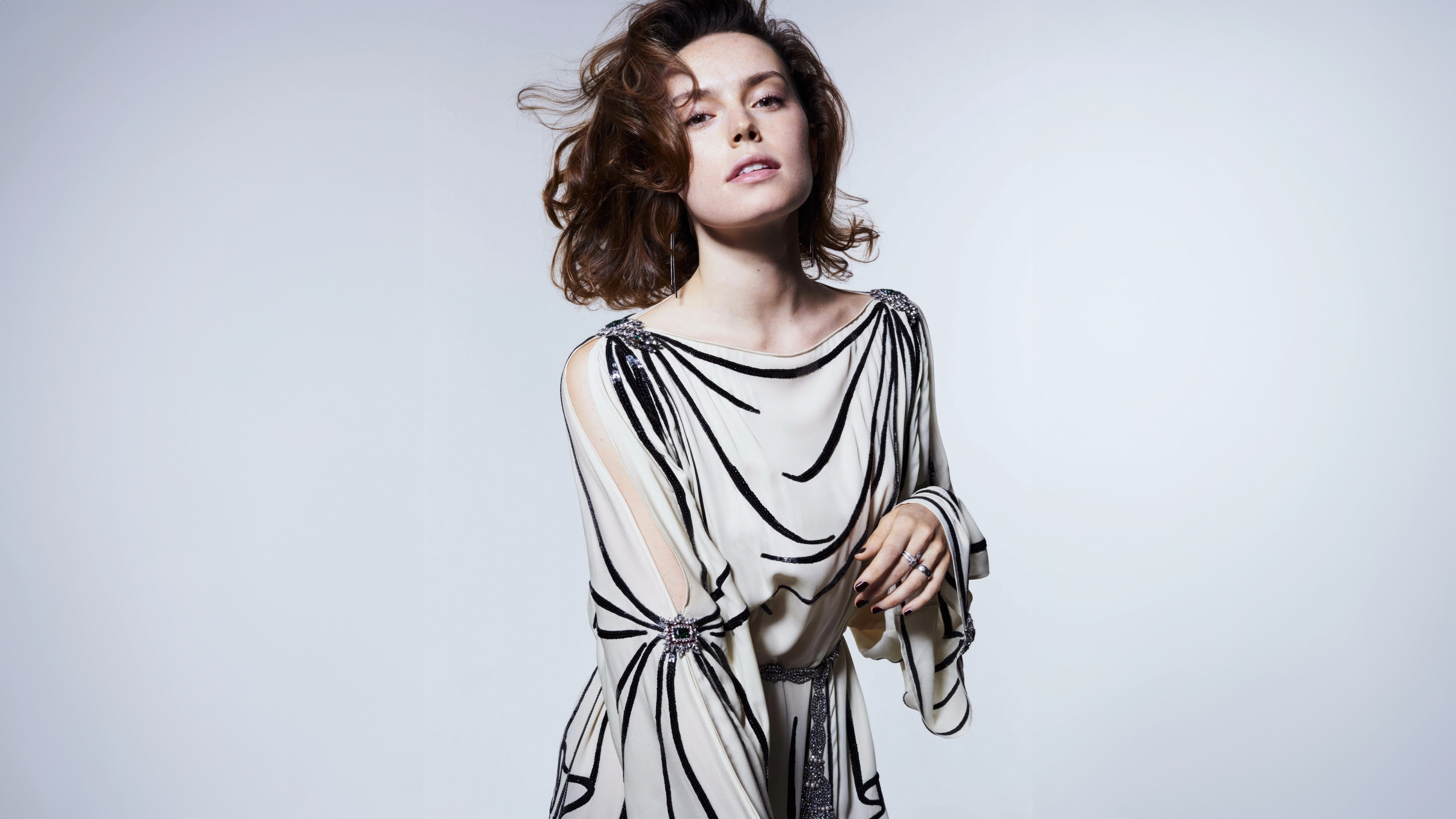 Daisy Ridley for Elle Magazine HD Wallpaper