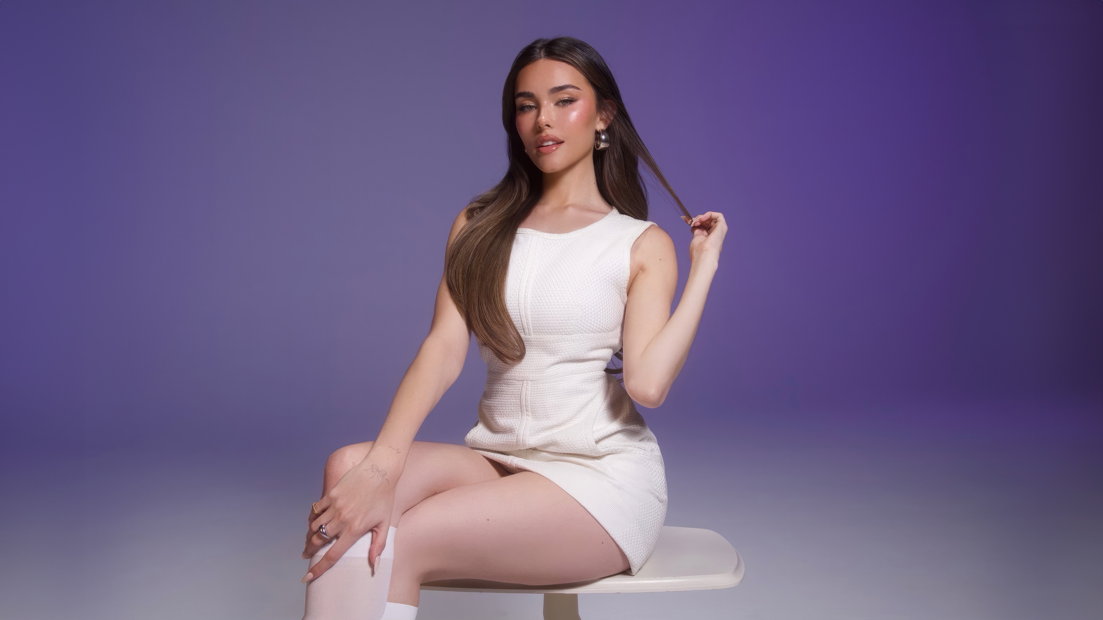 Madison Beer Poses for Variety Magazine 2023 HD Wallpaper