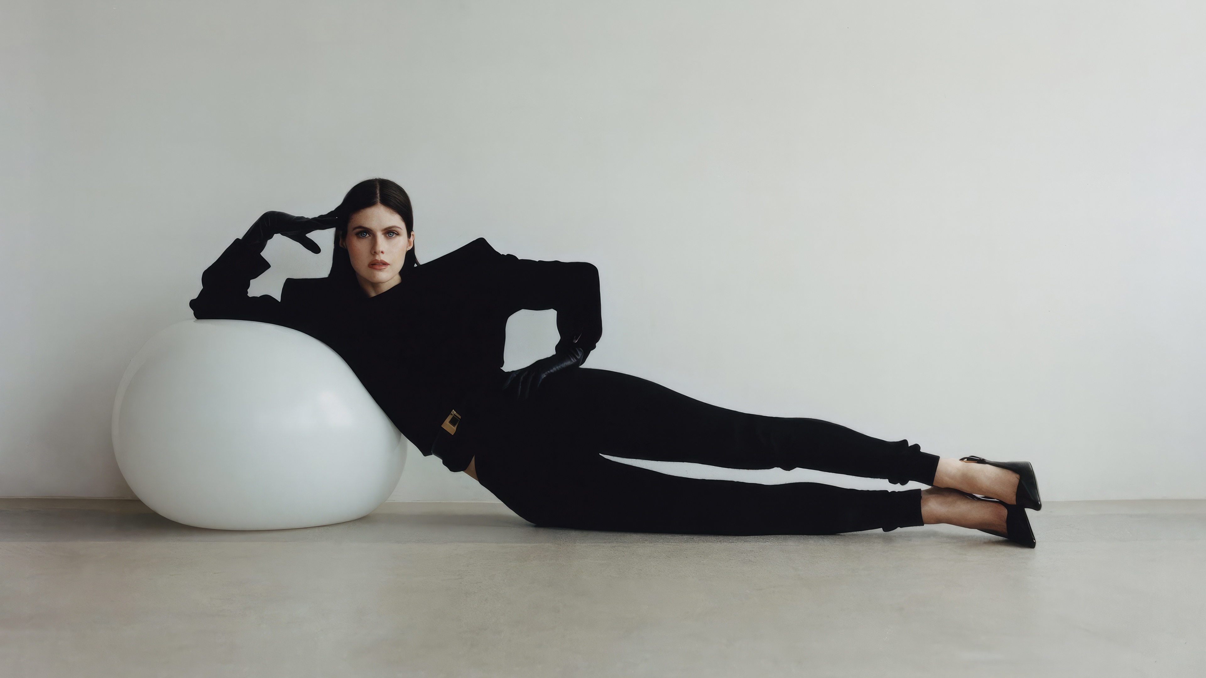 Alexandra Daddario Numero Magazine 2023 HD Wallpaper