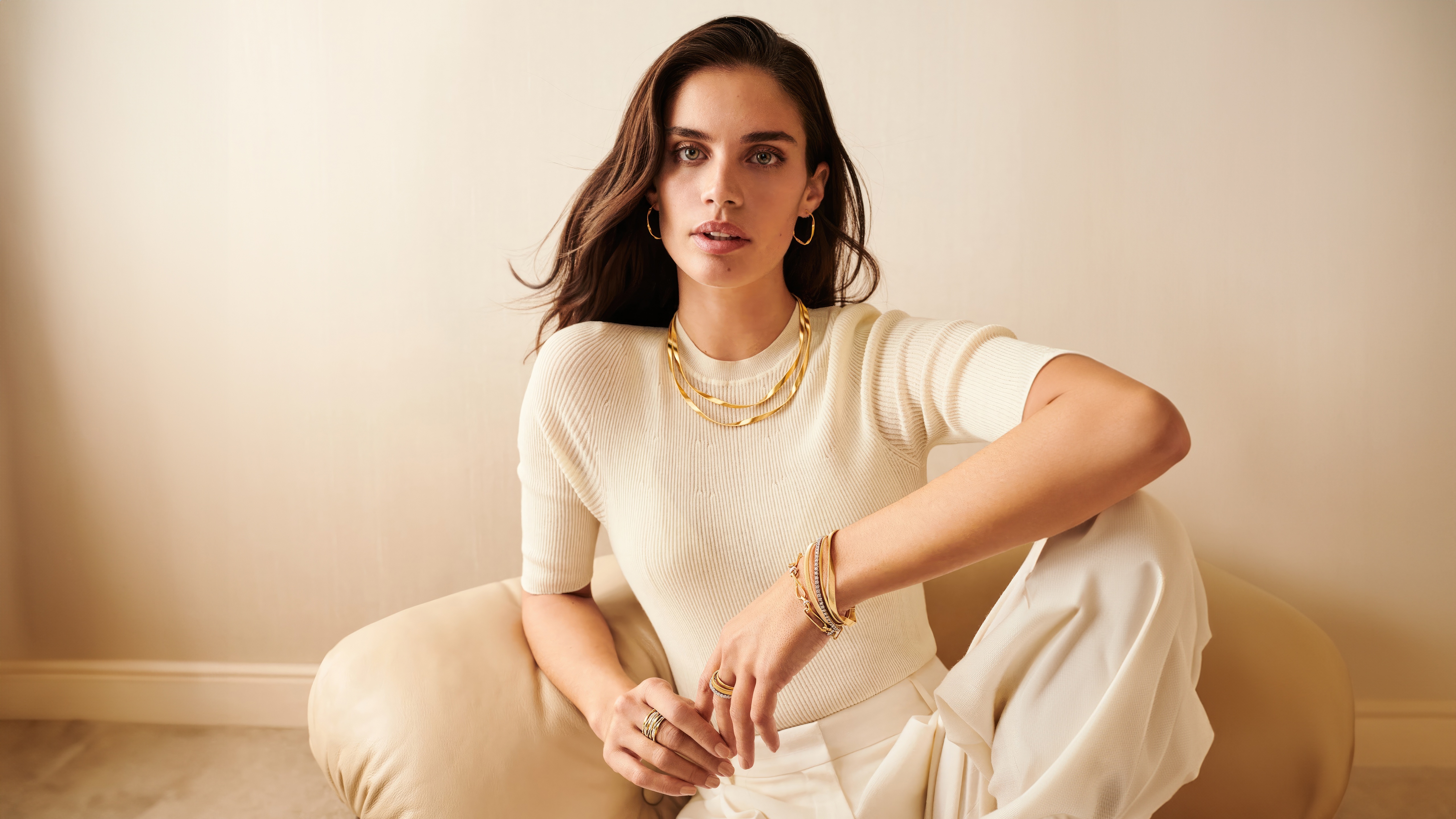 Sara Sampaio for Marco Bicego Fall 2023 HD Wallpaper