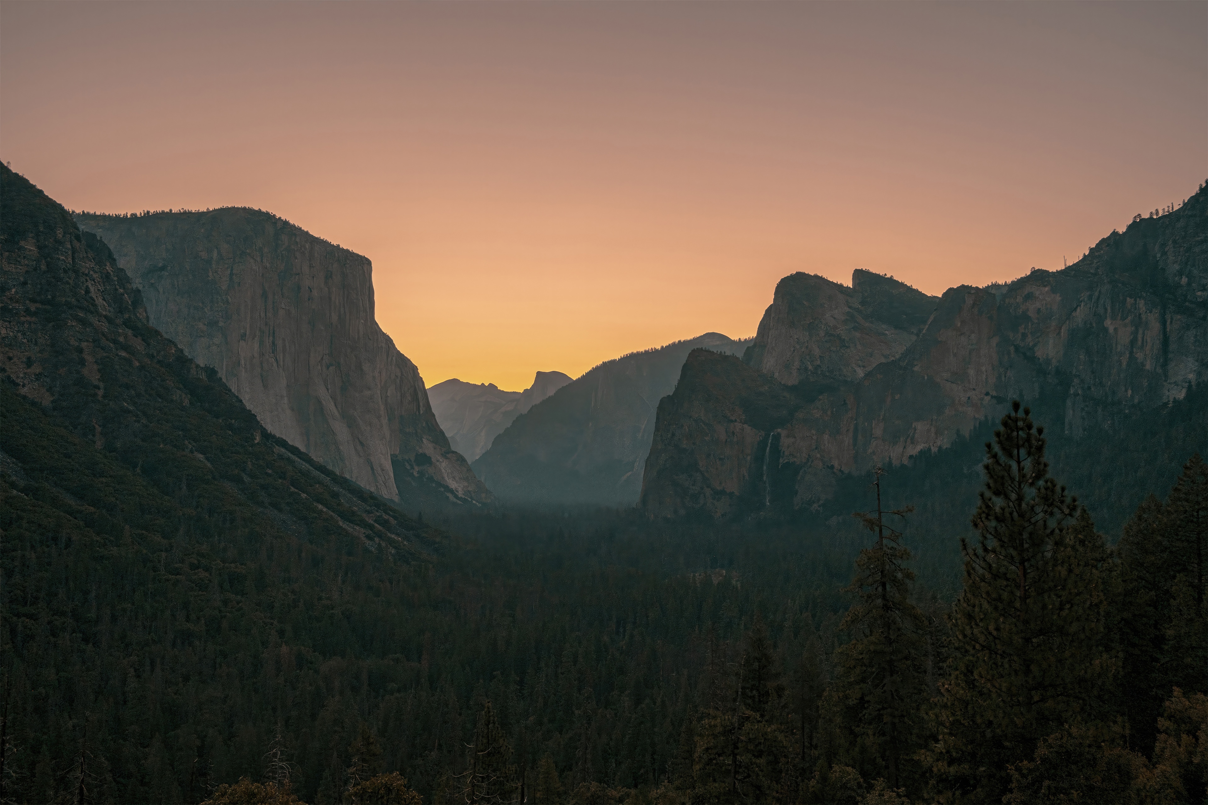 Yosemite National Park Valley at Sunset HD Wallpaper