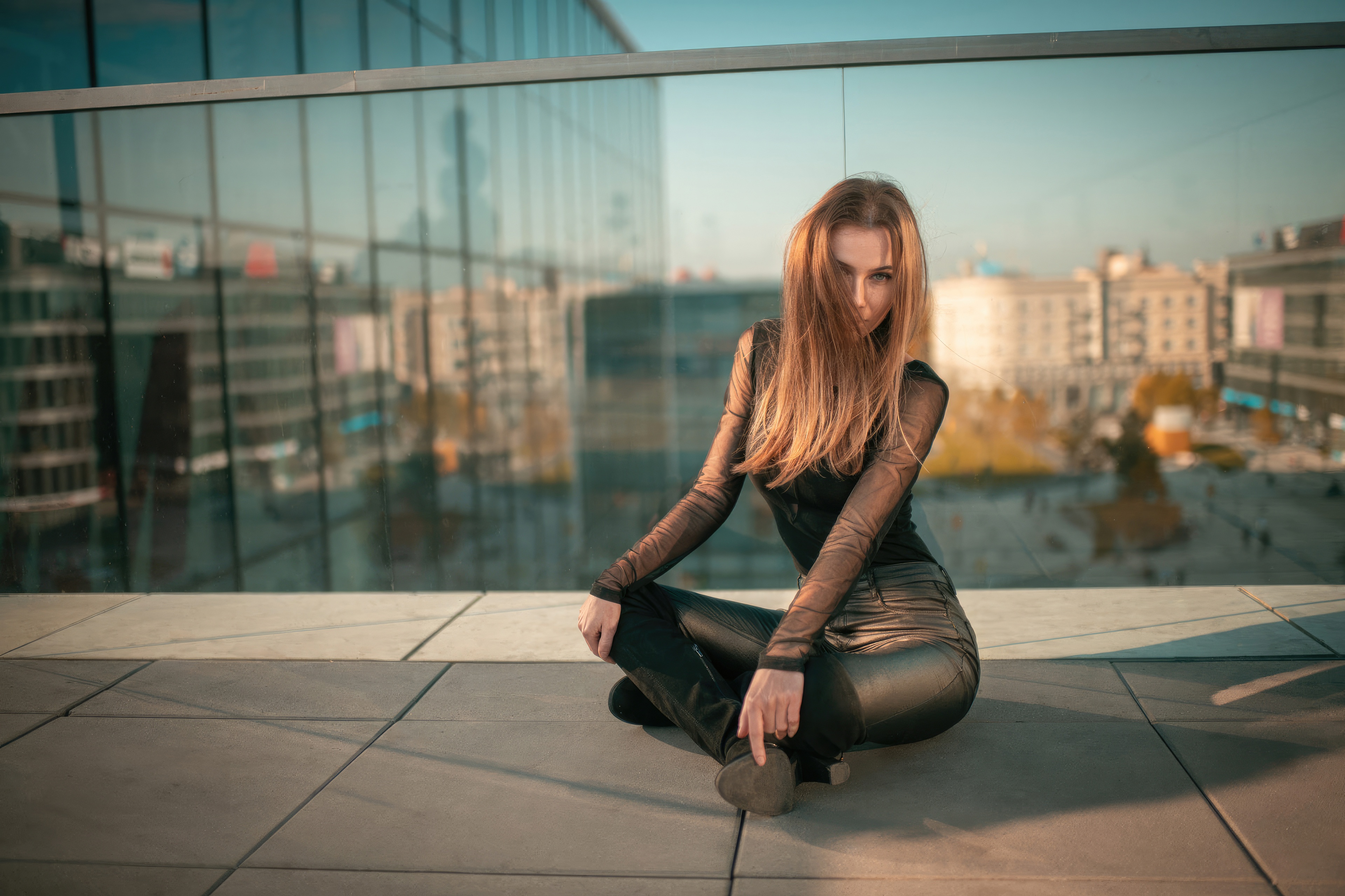 Blonde girl in black clothing on a rooftop HD Wallpaper