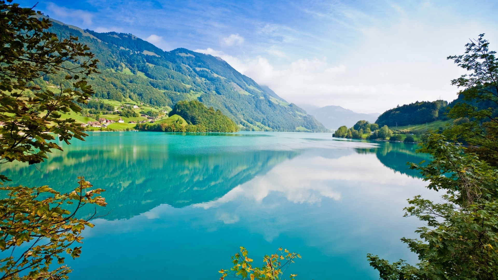 Tranquil Mountain Lake with Reflection HD Wallpaper