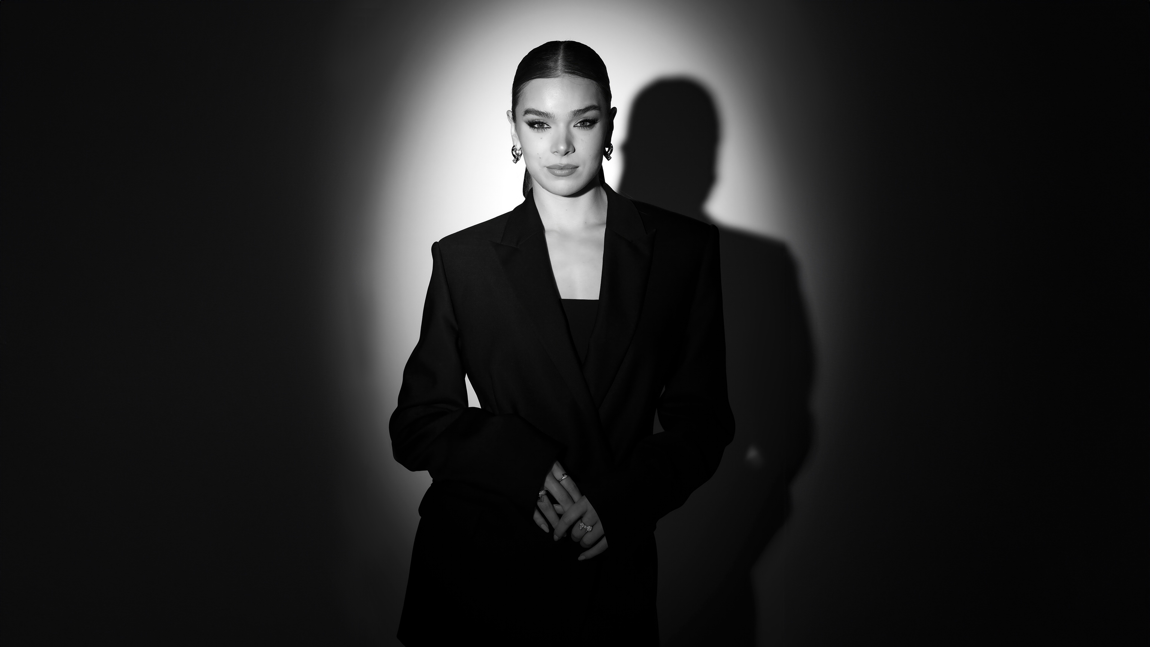 Hailee Steinfeld at HCA Astra Film Awards HD Wallpaper