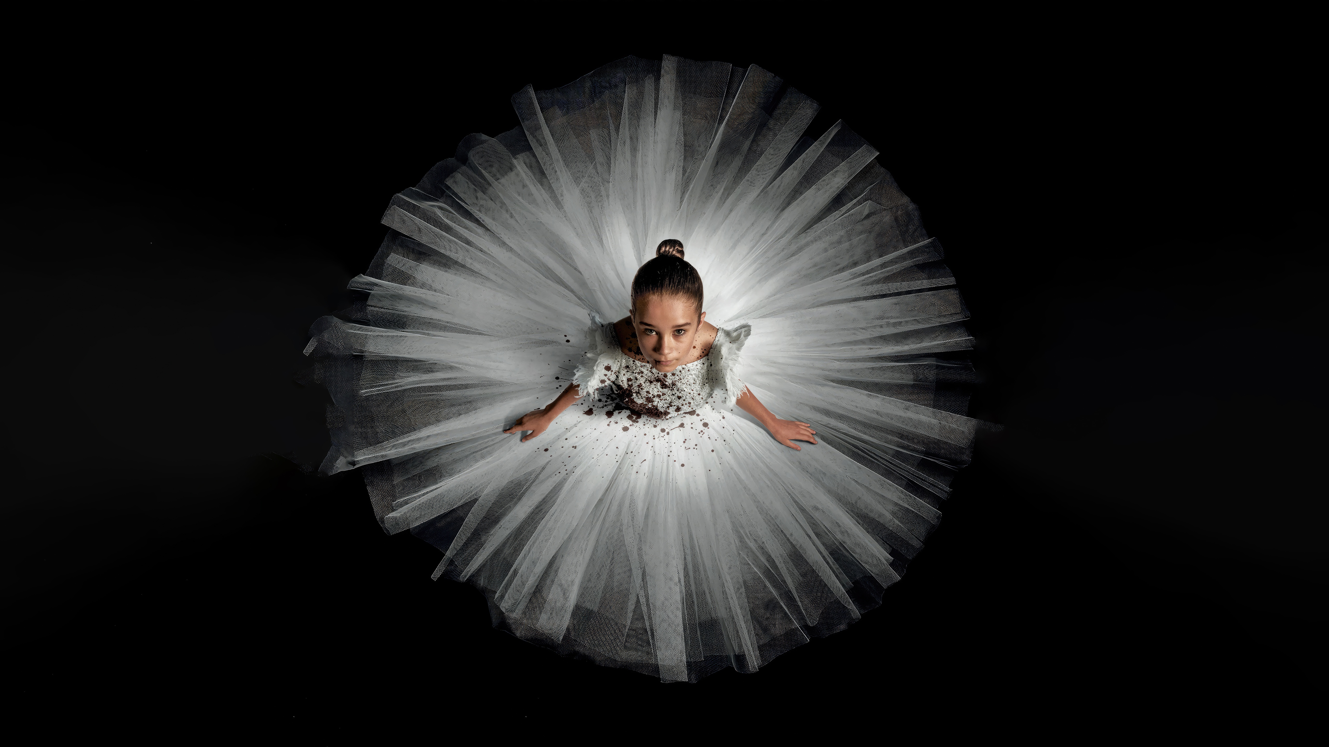 Abigail in a white tutu HD Wallpaper