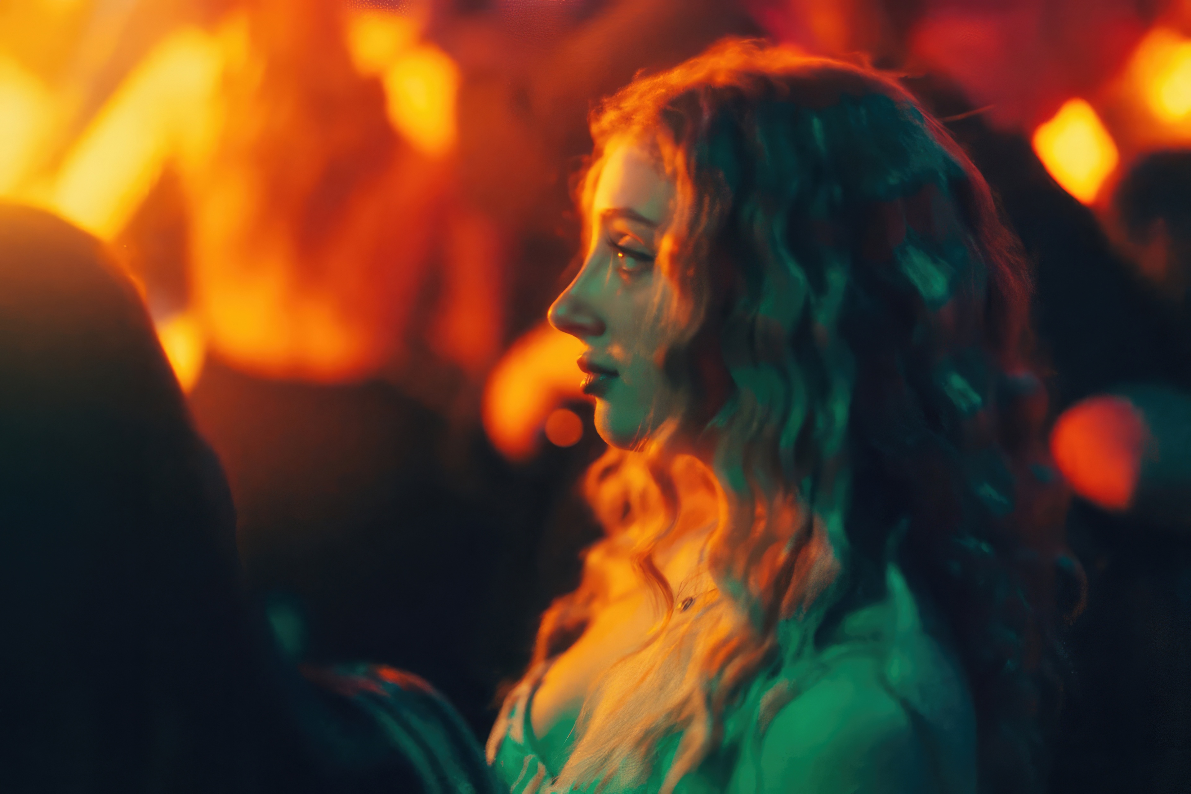 Woman with curly hair at a concert HD Wallpaper